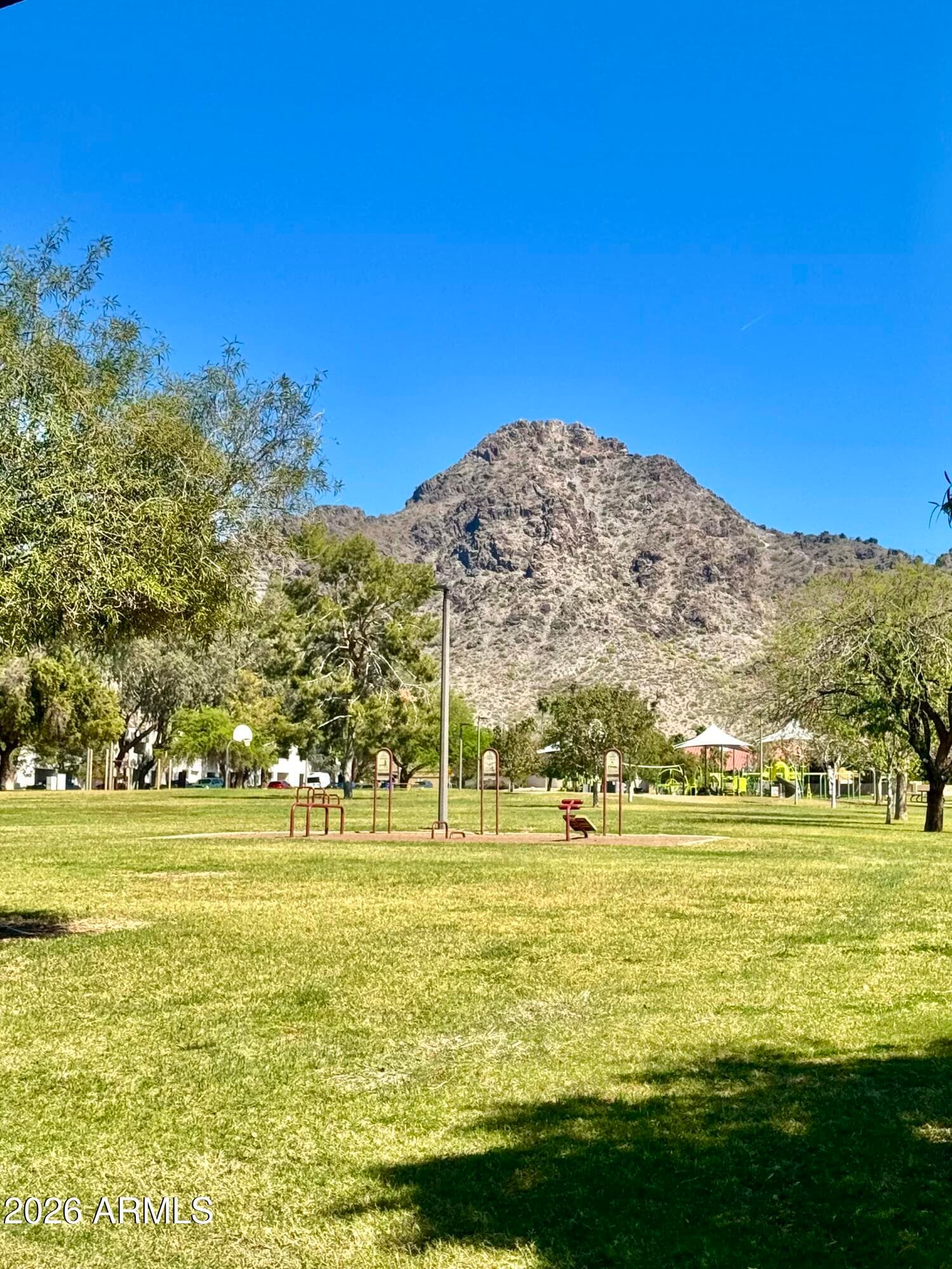 7240 N DREAMY DRAW Drive 114, Phoenix, AZ 85020 — photo 4 of 41