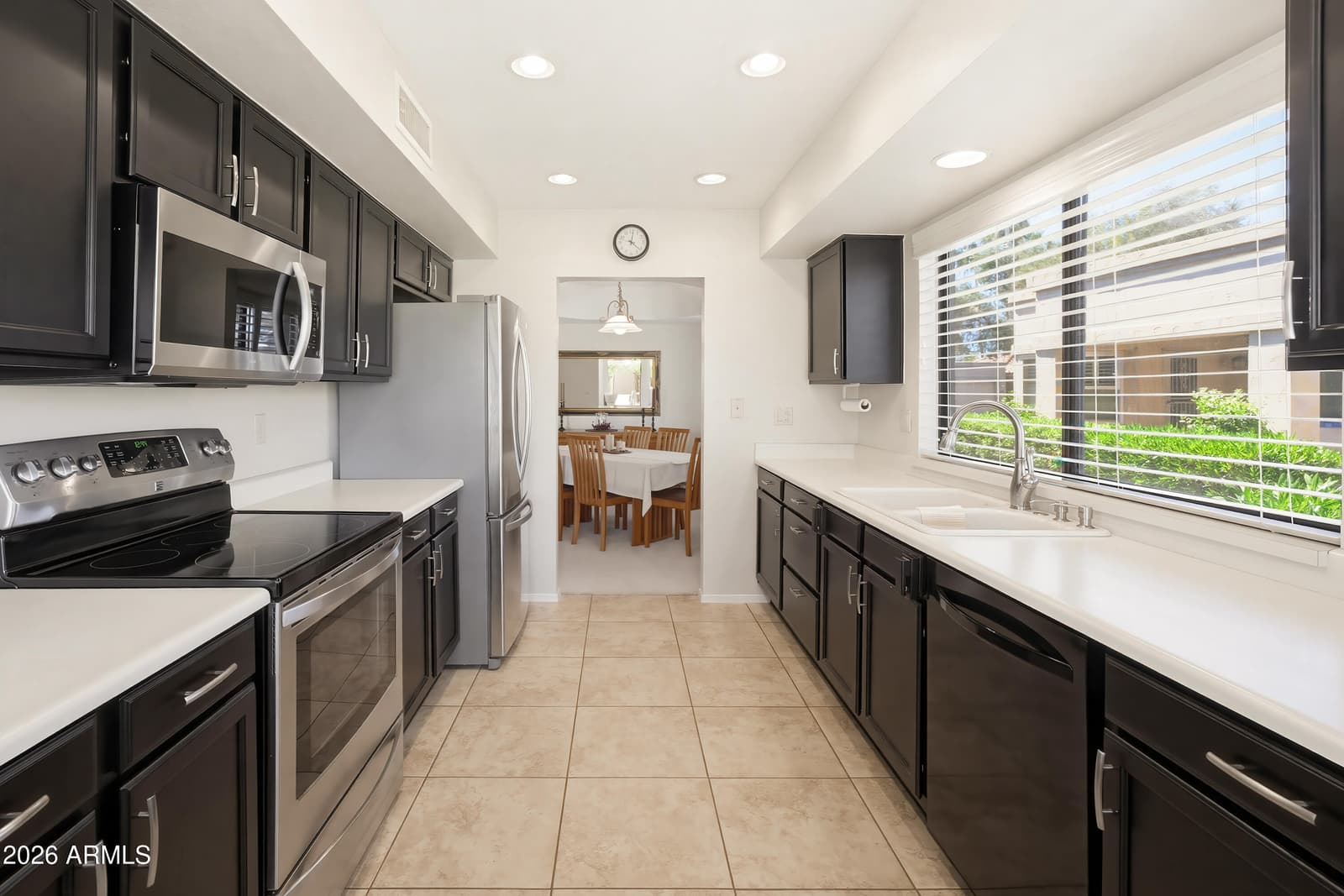 9322 W TOPEKA Drive, Peoria, AZ 85382 — photo 15 of 38