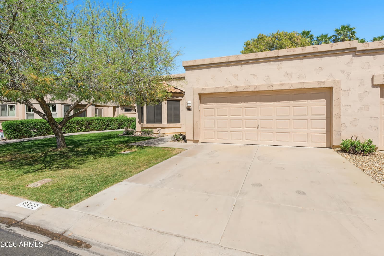 9322 W TOPEKA Drive, Peoria, AZ 85382 — photo 7 of 38