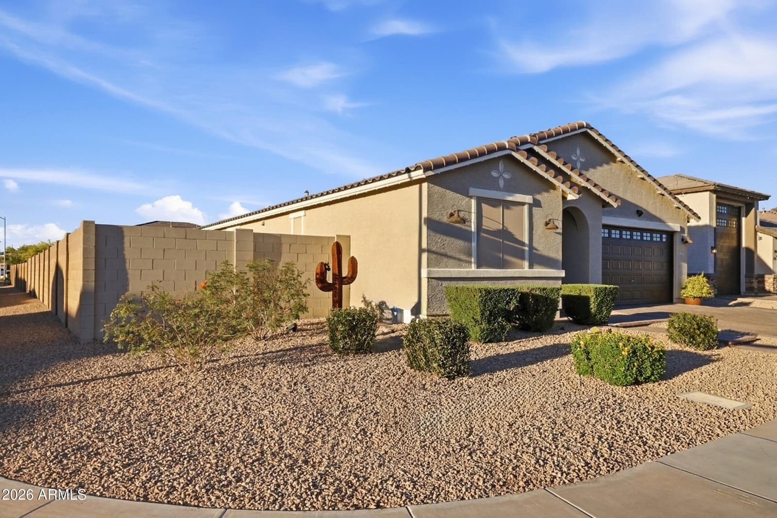 7612 W ILLINI Street, Phoenix, AZ 85043 — photo 2 of 58