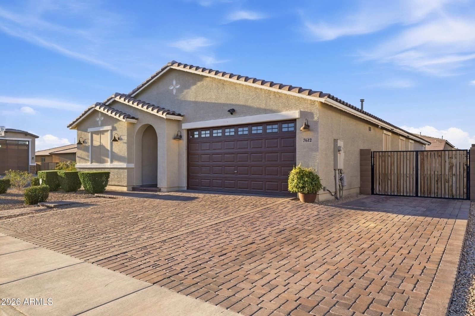7612 W ILLINI Street, Phoenix, AZ 85043 — photo 3 of 58