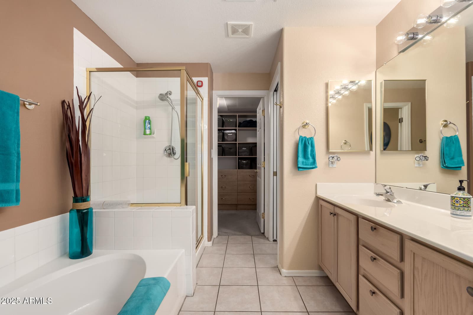 7401 W ARROWHEAD CLUBHOUSE Drive 1023, Glendale, AZ 85308 — photo 17 of 32