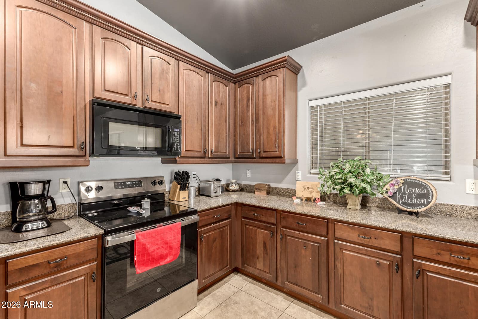 12229 W OCOTILLO Lane, El Mirage, AZ 85335 — photo 11 of 37
