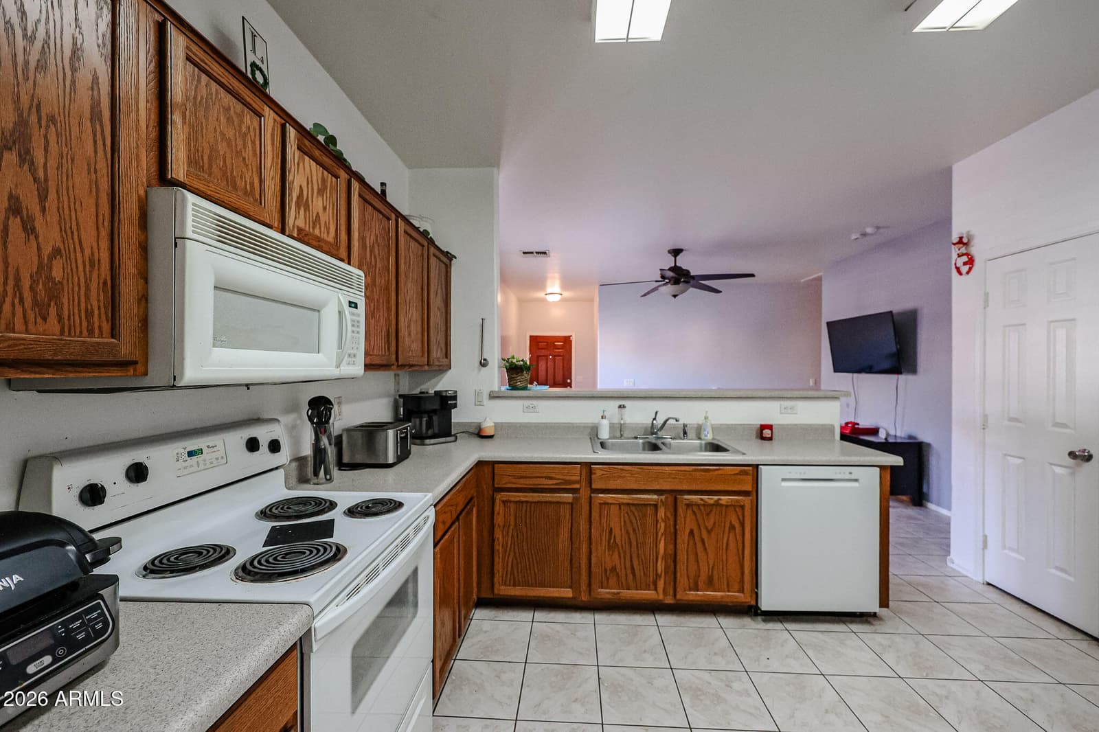 7008 W CESAR Street, Peoria, AZ 85345 — photo 9 of 24
