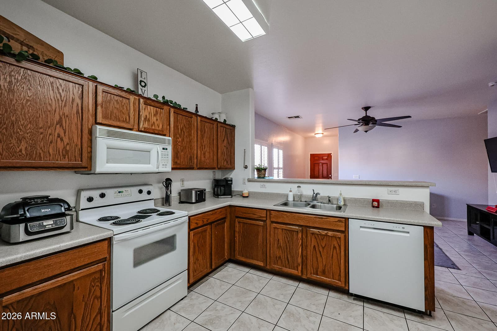 7008 W CESAR Street, Peoria, AZ 85345 — photo 10 of 24