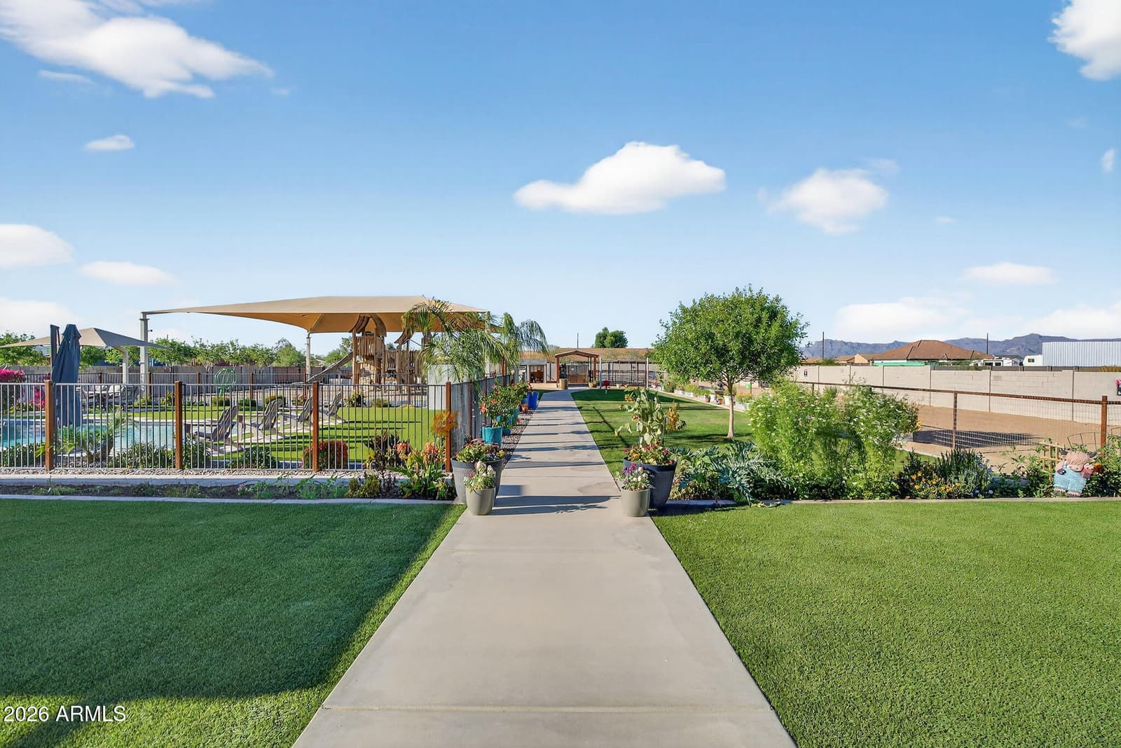 1124 E LOVELAND Lane, San Tan Valley, AZ 85140 — photo 10 of 72