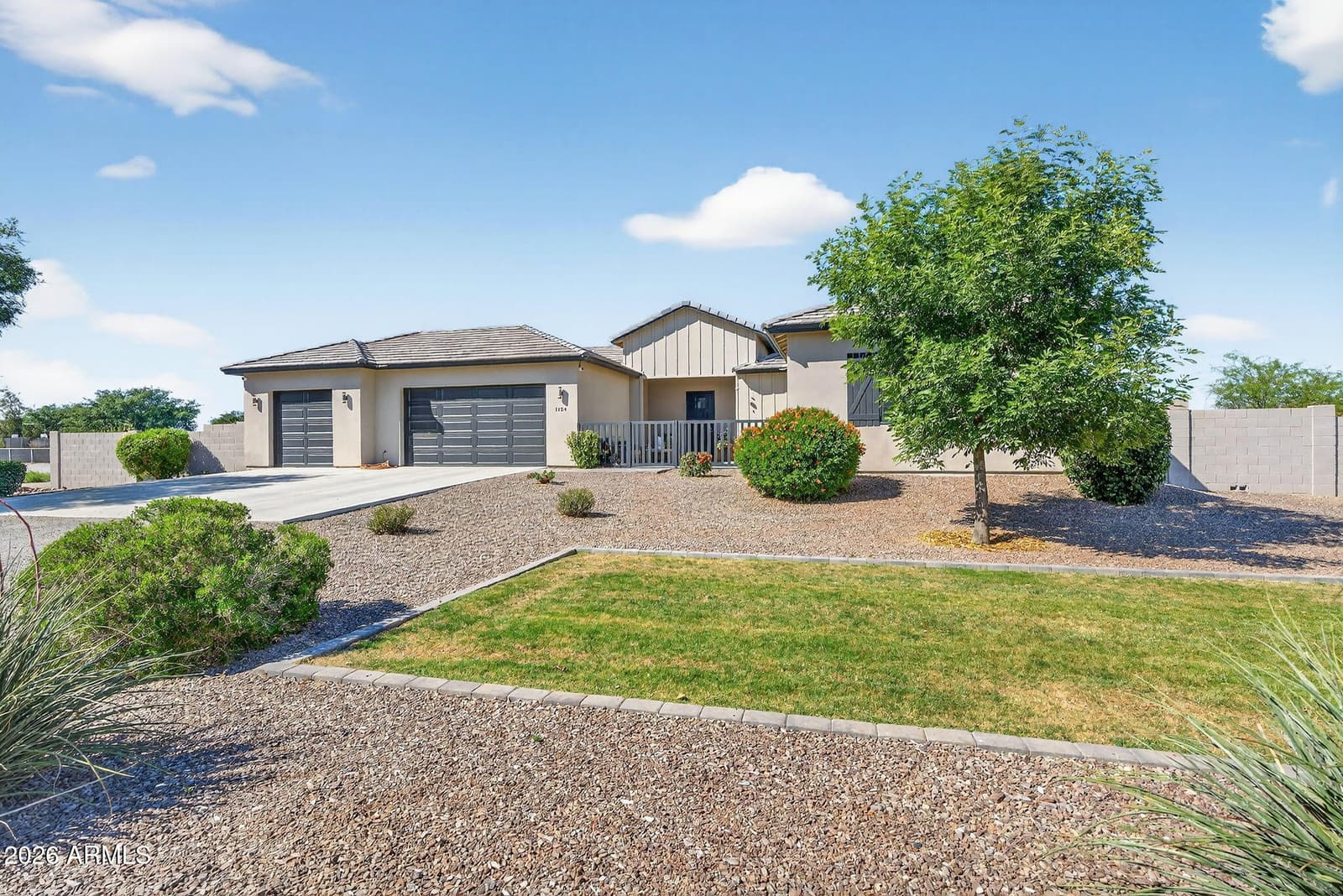 1124 E LOVELAND Lane, San Tan Valley, AZ 85140 — photo 1 of 72
