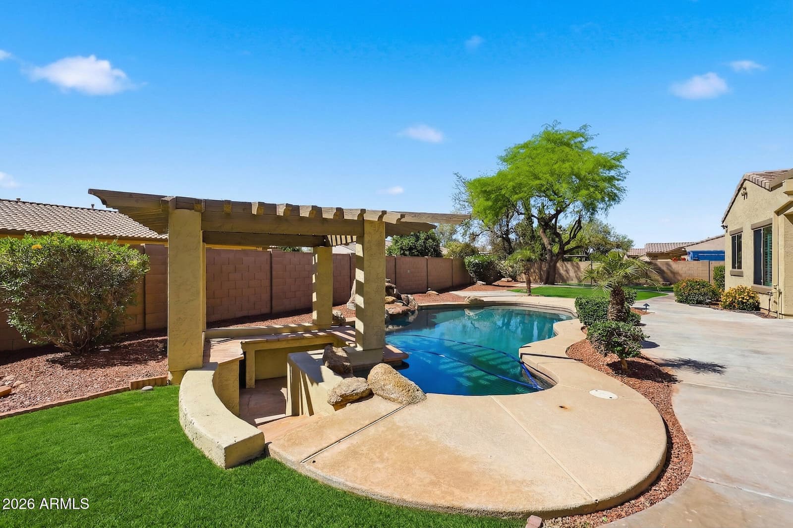 8001 W SAN JUAN Avenue, Glendale, AZ 85303 — photo 3 of 55