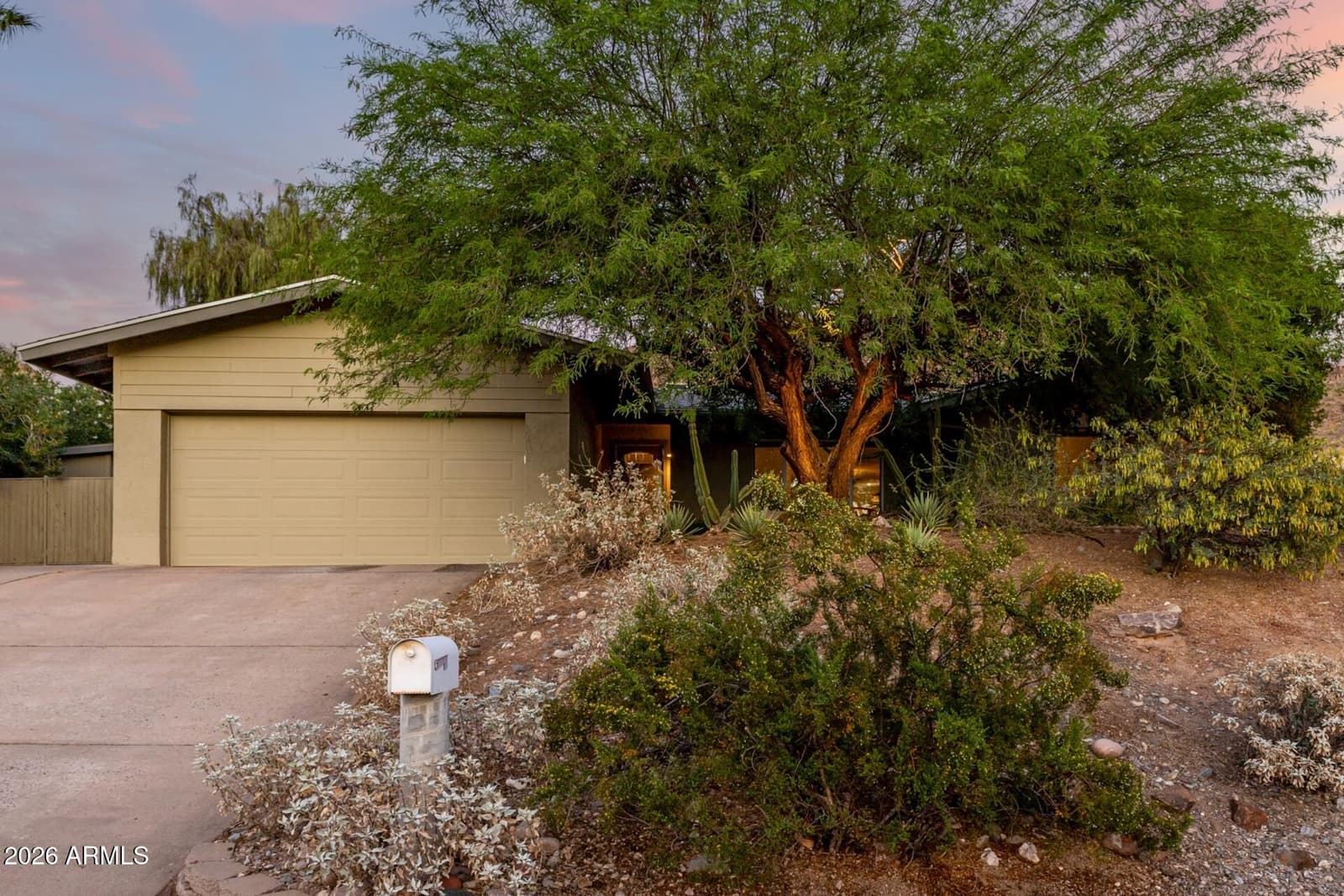 7657 N 22nd Street, Phoenix, AZ 85020 — photo 2 of 75