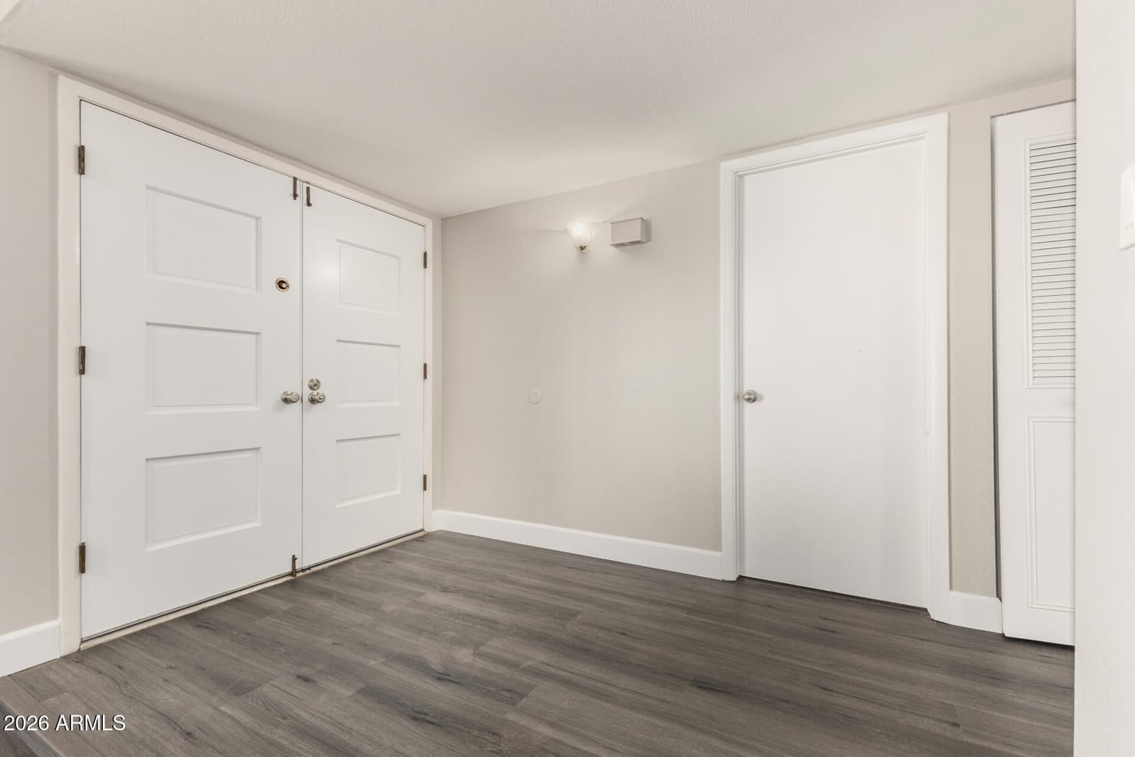3349 W CROCUS Drive, Phoenix, AZ 85053 — photo 5 of 30
