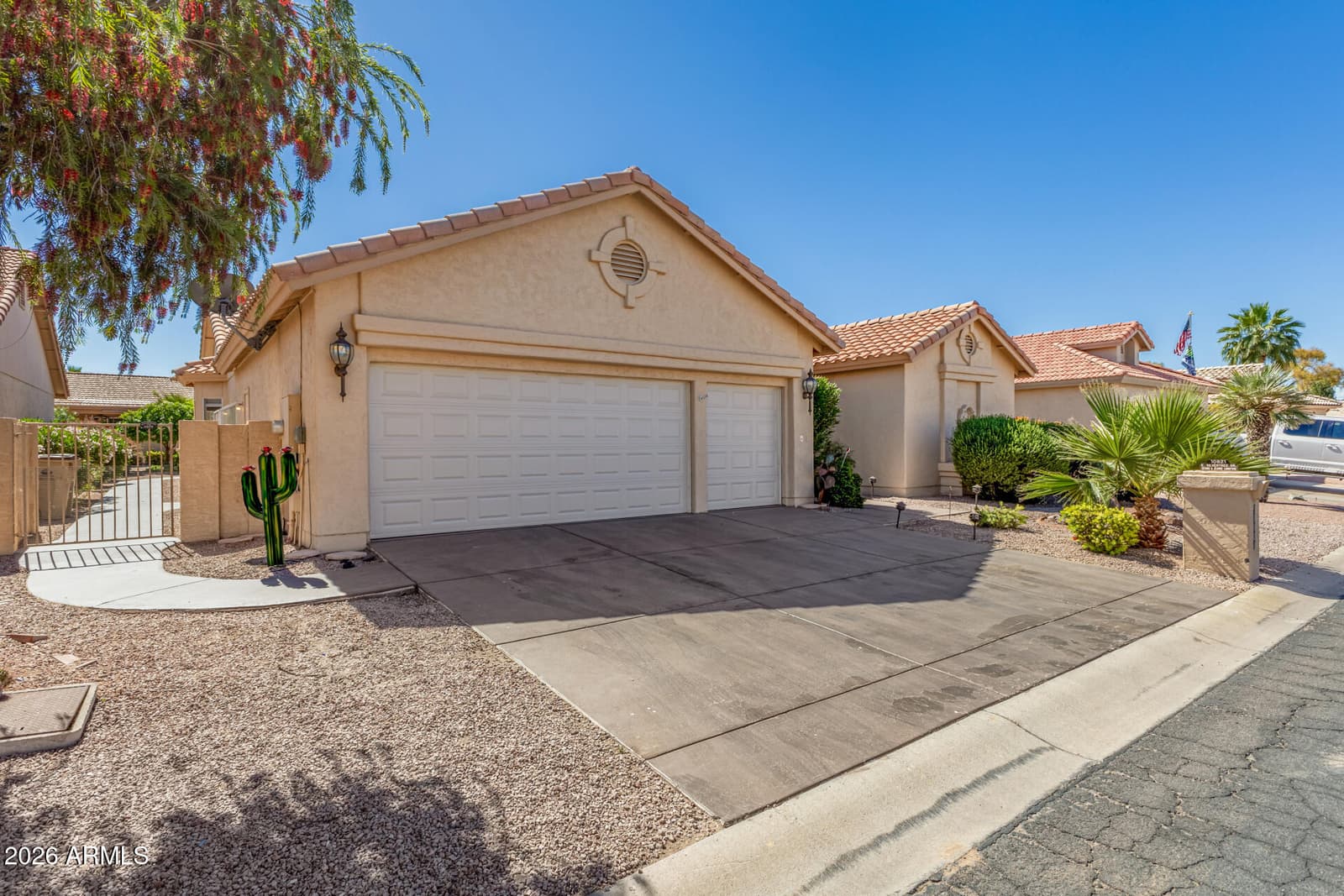 10821 E SILVERTREE Drive, Sun Lakes, AZ 85248 — photo 3 of 40