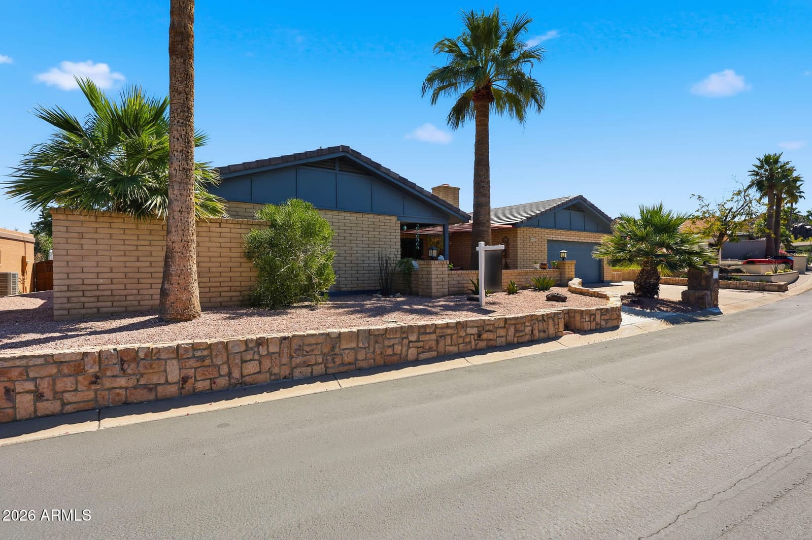9037 N ARROYA GRANDE Drive, Phoenix, AZ 85028 — photo 37 of 41
