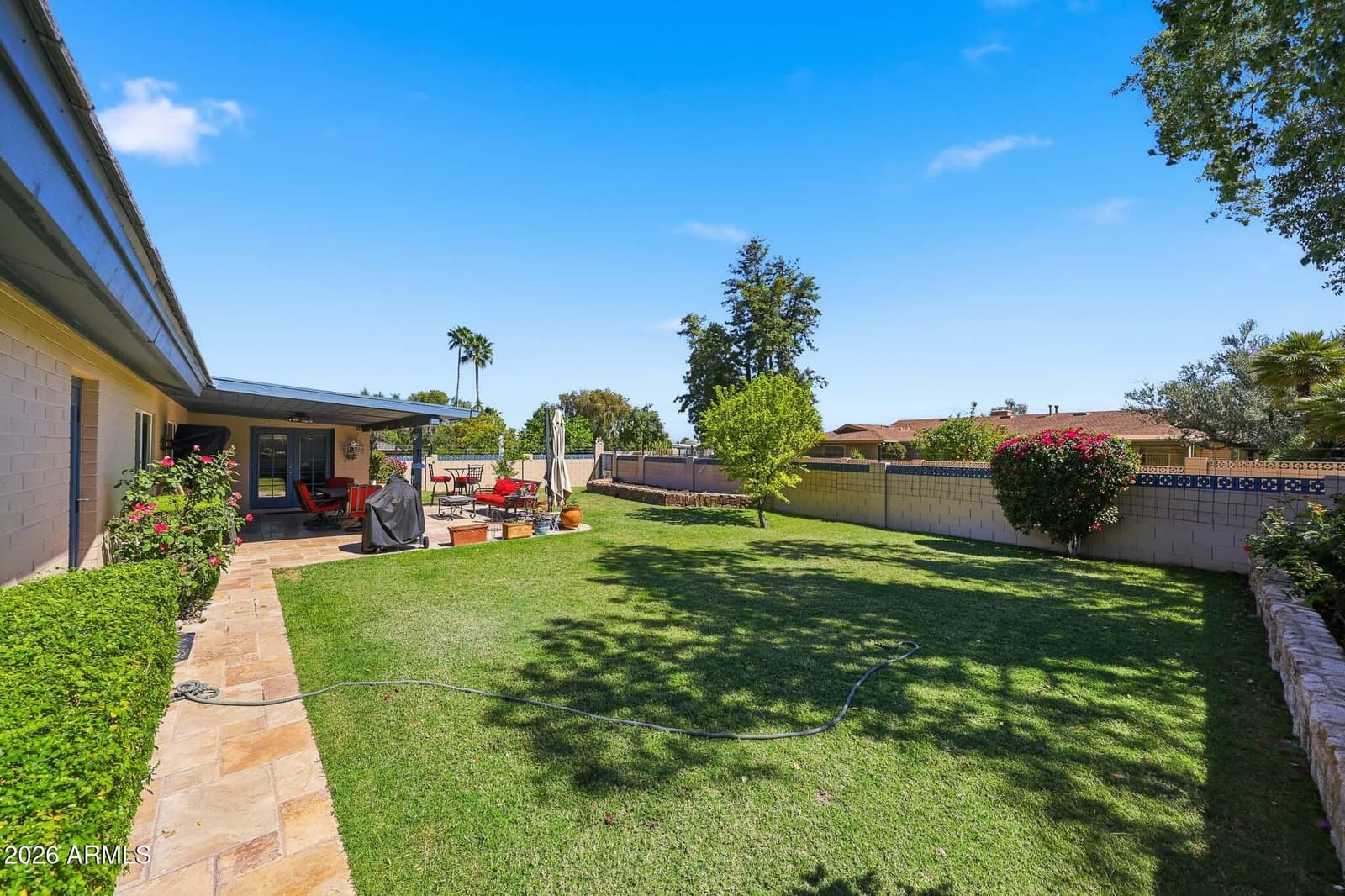 9037 N ARROYA GRANDE Drive, Phoenix, AZ 85028 — photo 10 of 41