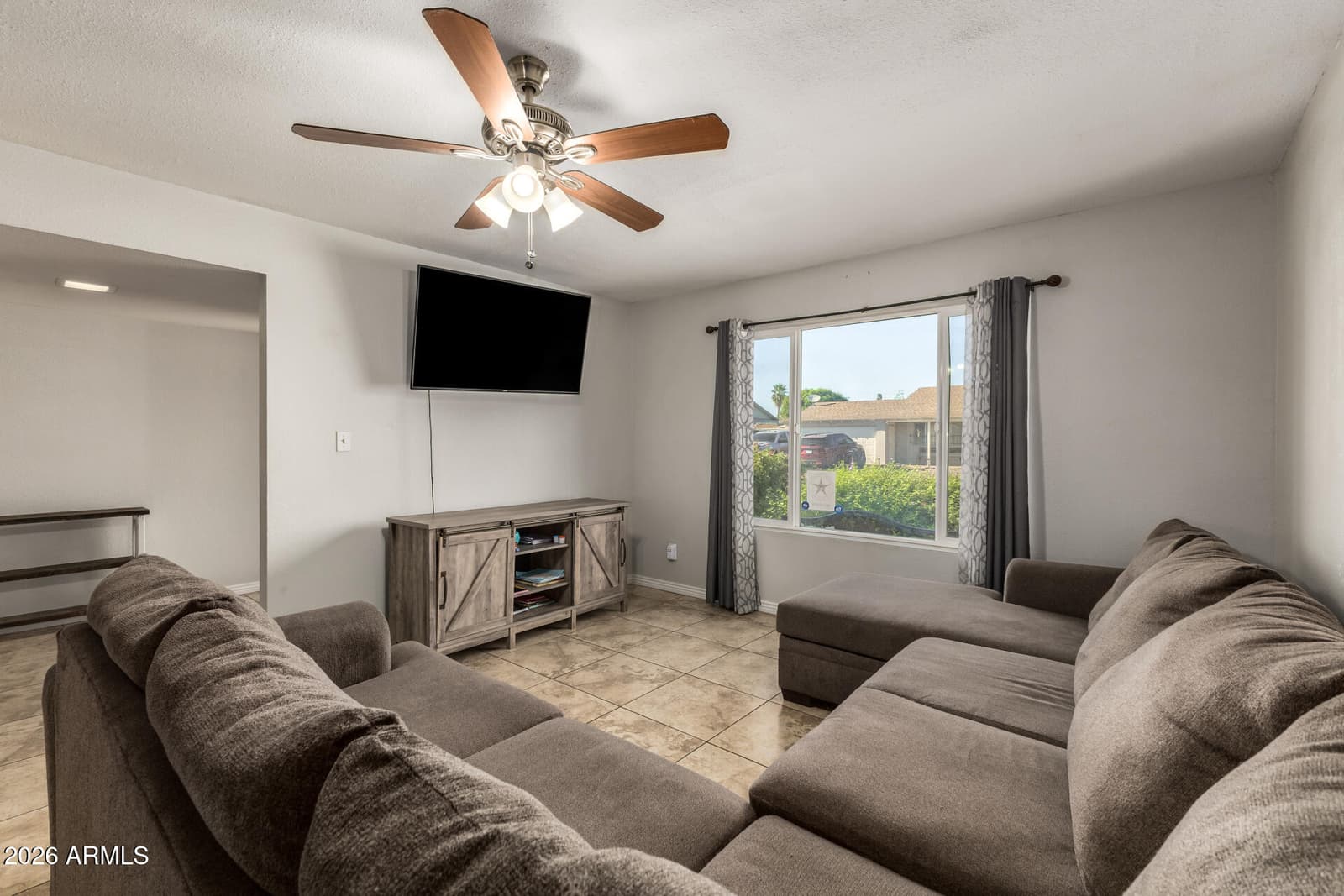 4419 W VOGEL Avenue, Glendale, AZ 85302 — photo 5 of 32