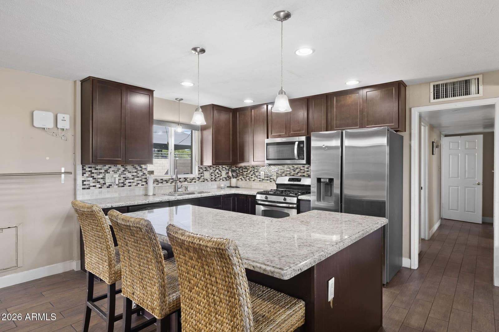 418 E ORCHID Lane, Phoenix, AZ 85020 — photo 10 of 33