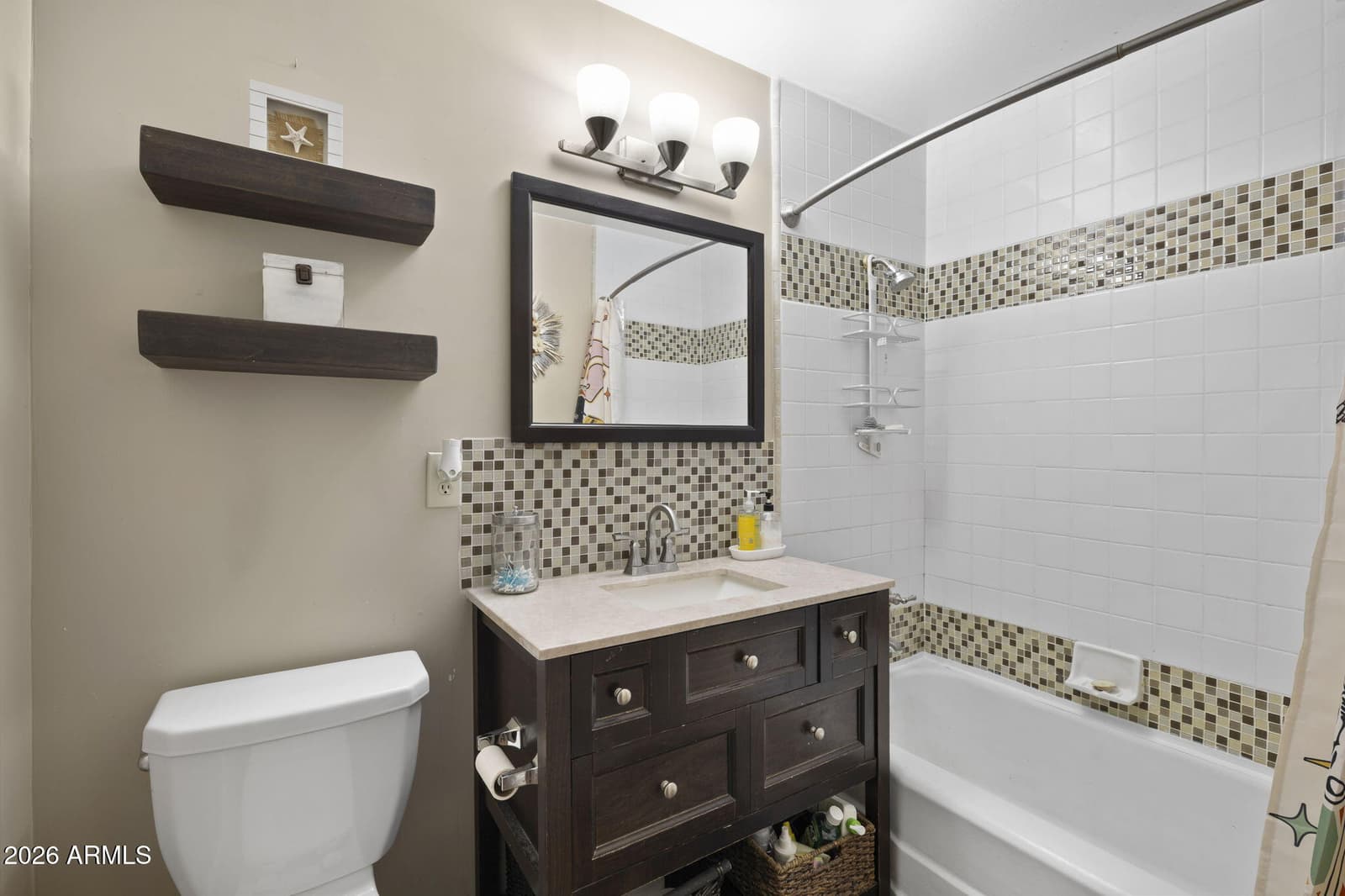 418 E ORCHID Lane, Phoenix, AZ 85020 — photo 13 of 33