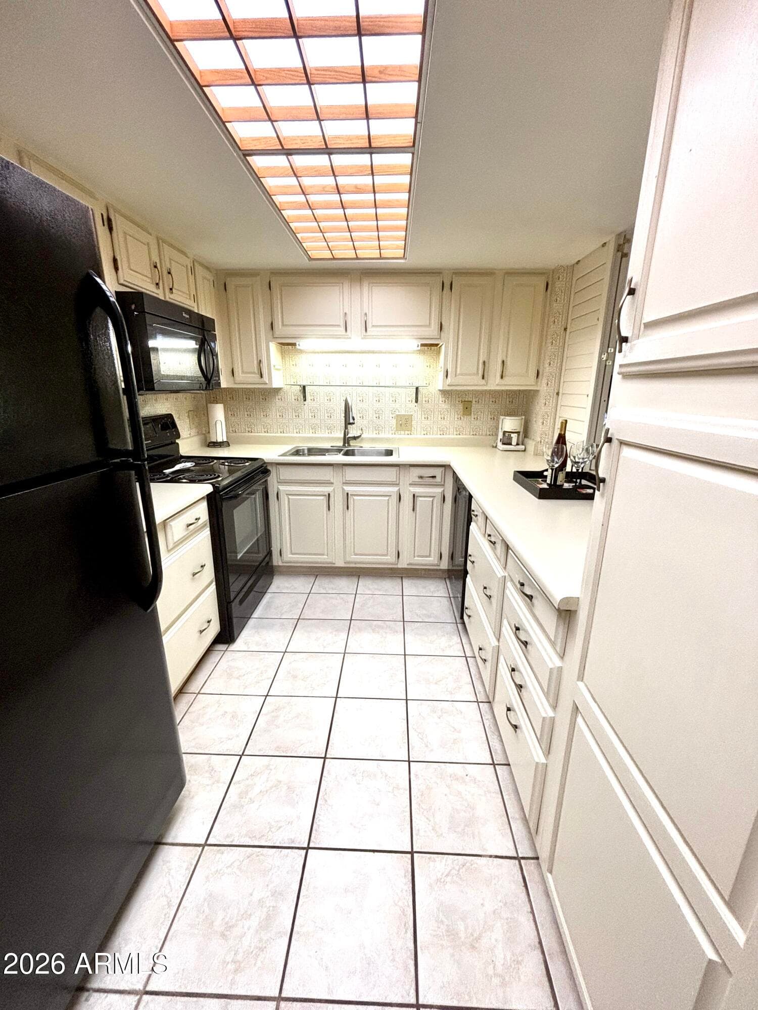 10330 W THUNDERBIRD Boulevard C203, Sun City, AZ 85351 — photo 9 of 26
