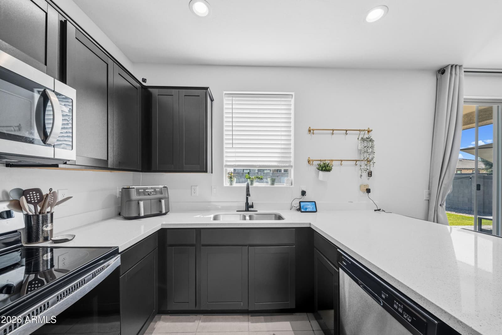 419 N 110TH Drive, Avondale, AZ 85323 — photo 11 of 39