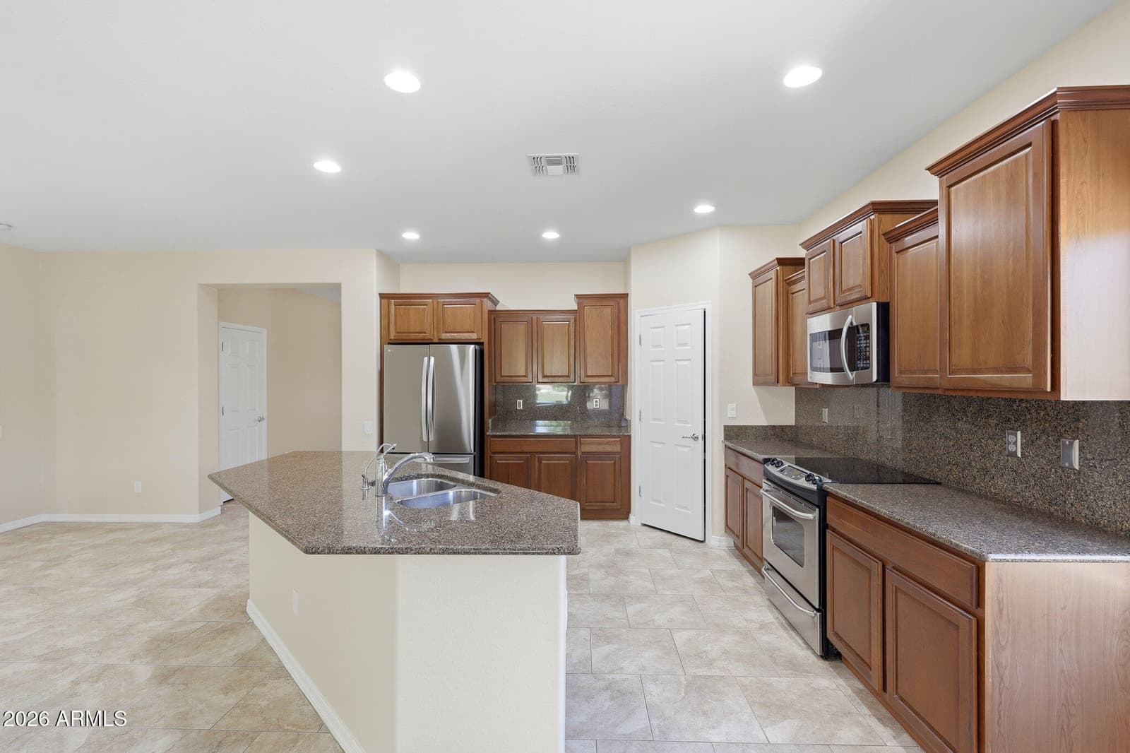 4607 S HASSETT Circle, Mesa, AZ 85212 — photo 11 of 42