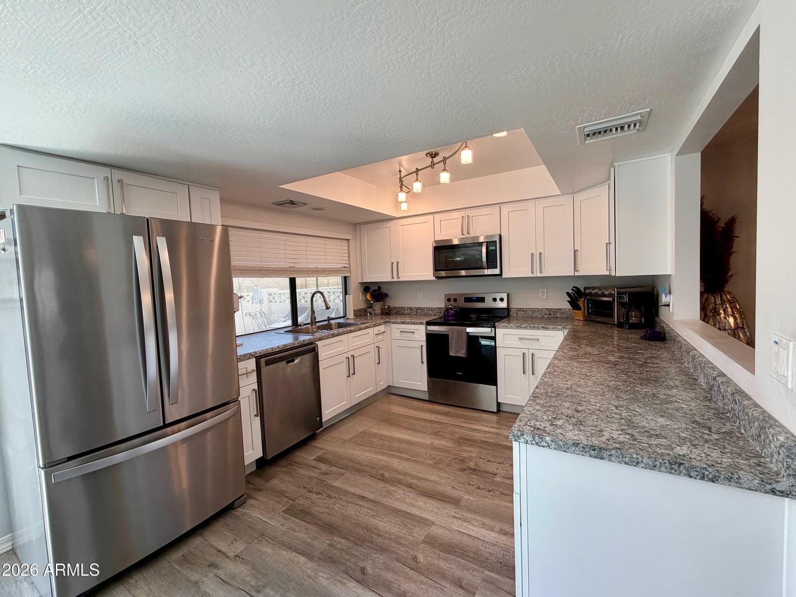 16063 N 26TH Avenue, Phoenix, AZ 85023 — photo 10 of 31