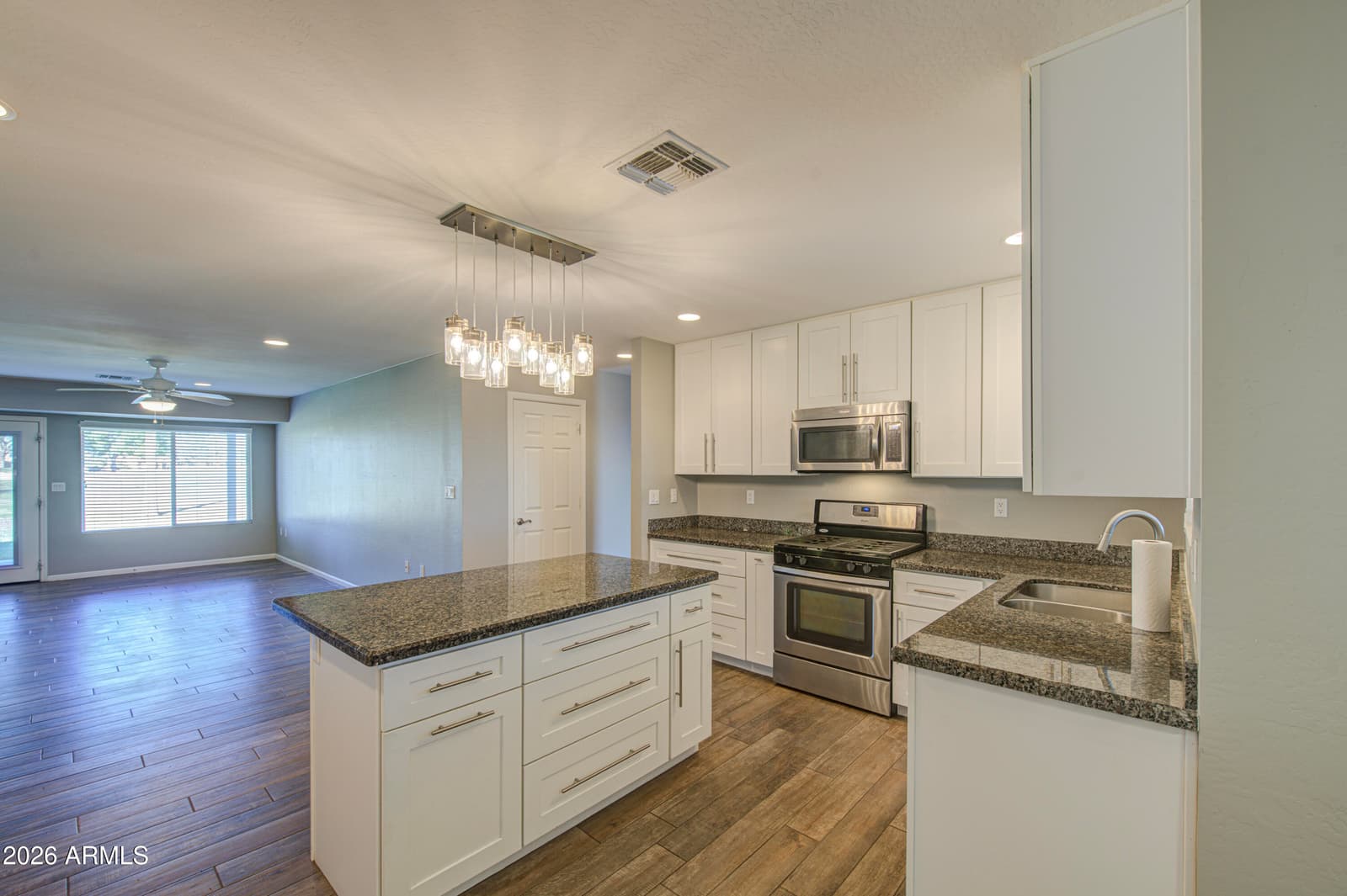11128 W CAMEO Drive, Sun City, AZ 85351 — photo 12 of 43