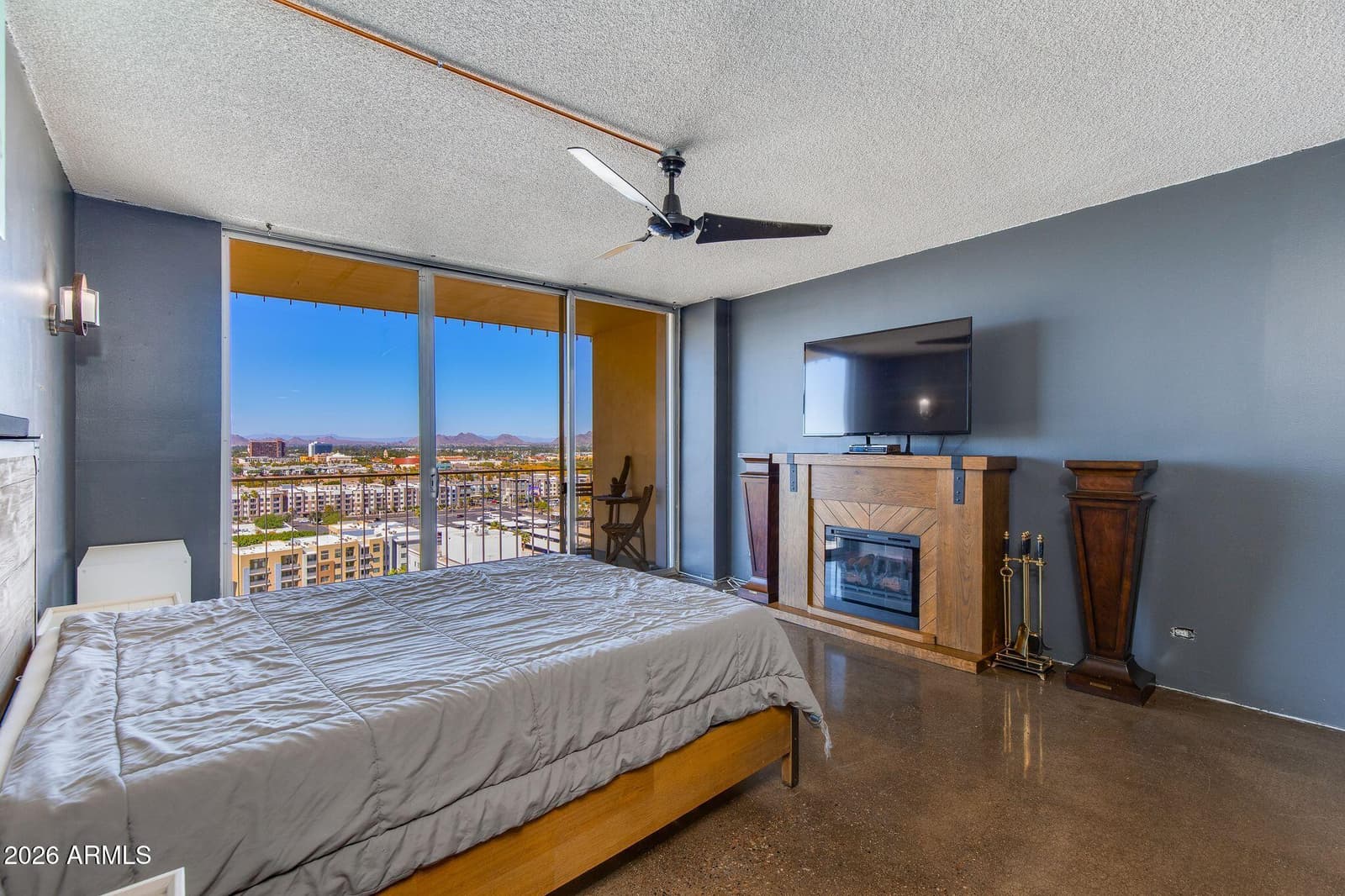 207 W CLARENDON Avenue 16E, Phoenix, AZ 85013 — photo 9 of 22