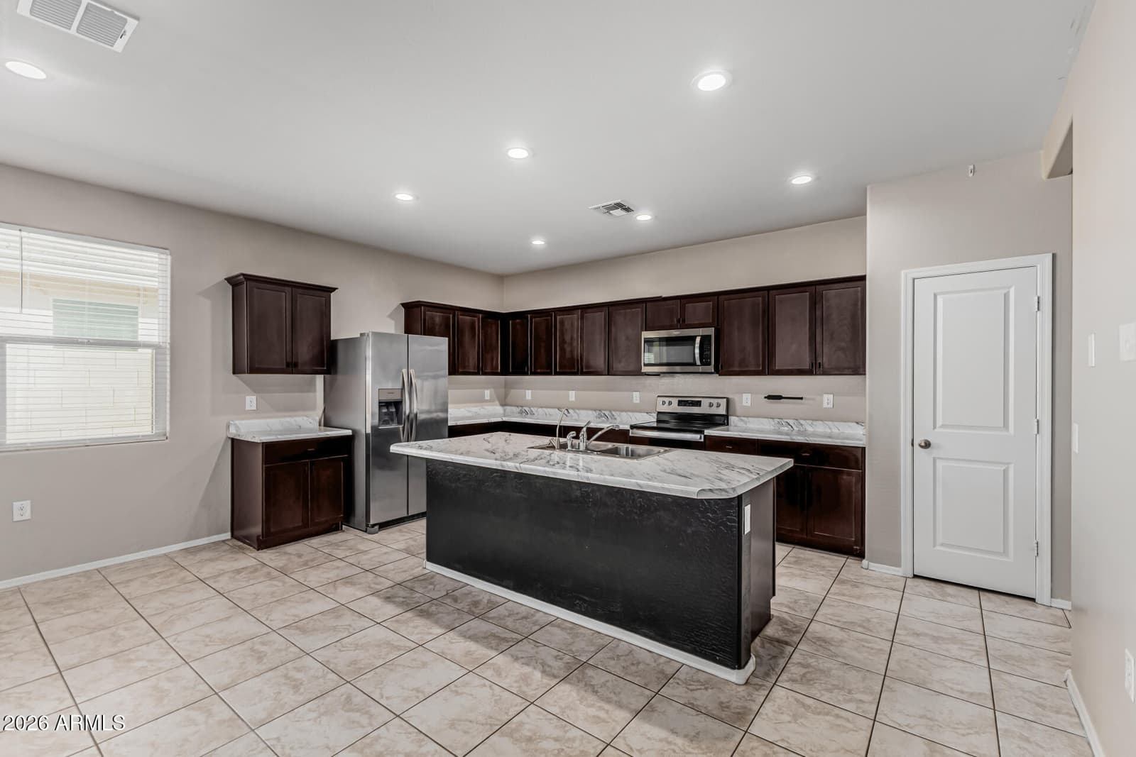 4656 W NUTMEG Avenue, Coolidge, AZ 85128 — photo 10 of 31