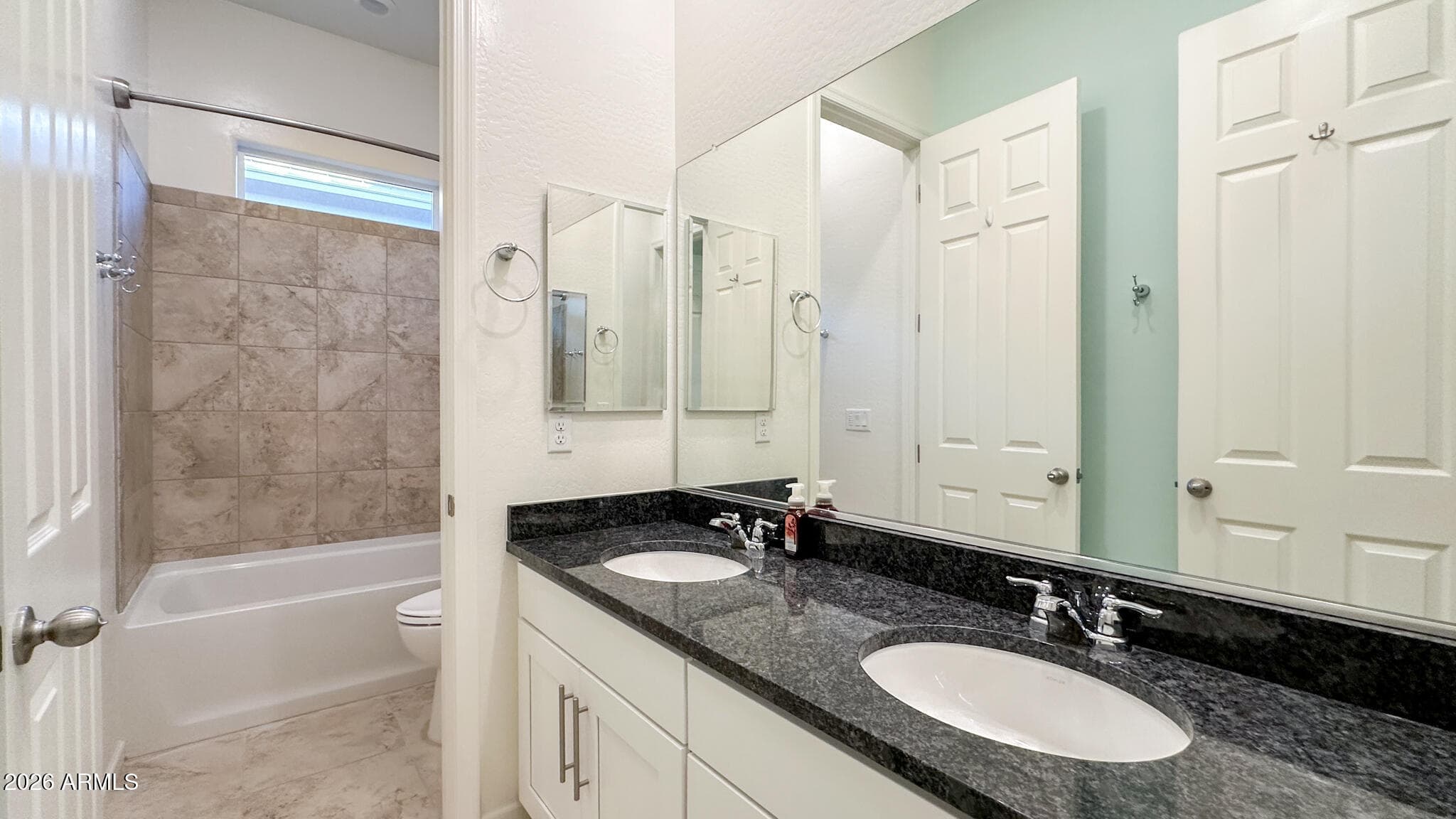 10517 W BRONCO Trail, Peoria, AZ 85383 — photo 4 of 27