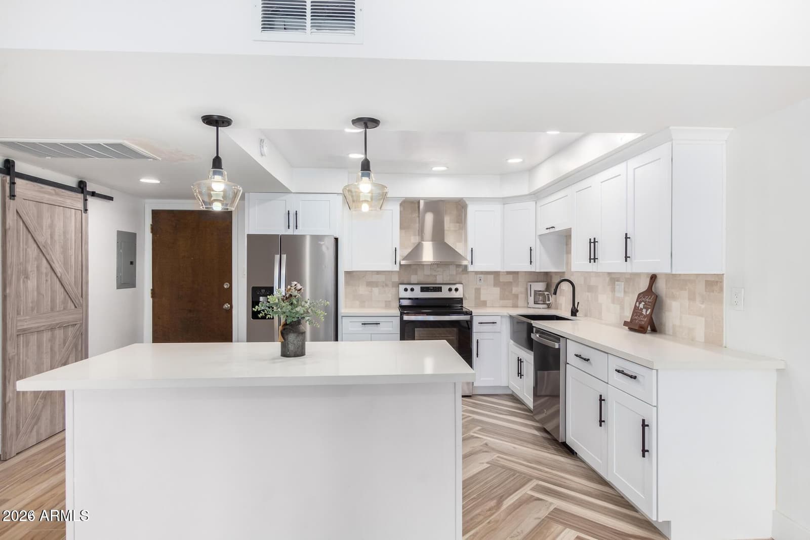 7930 E CAMELBACK Road 111, Scottsdale, AZ 85251 — photo 1 of 22