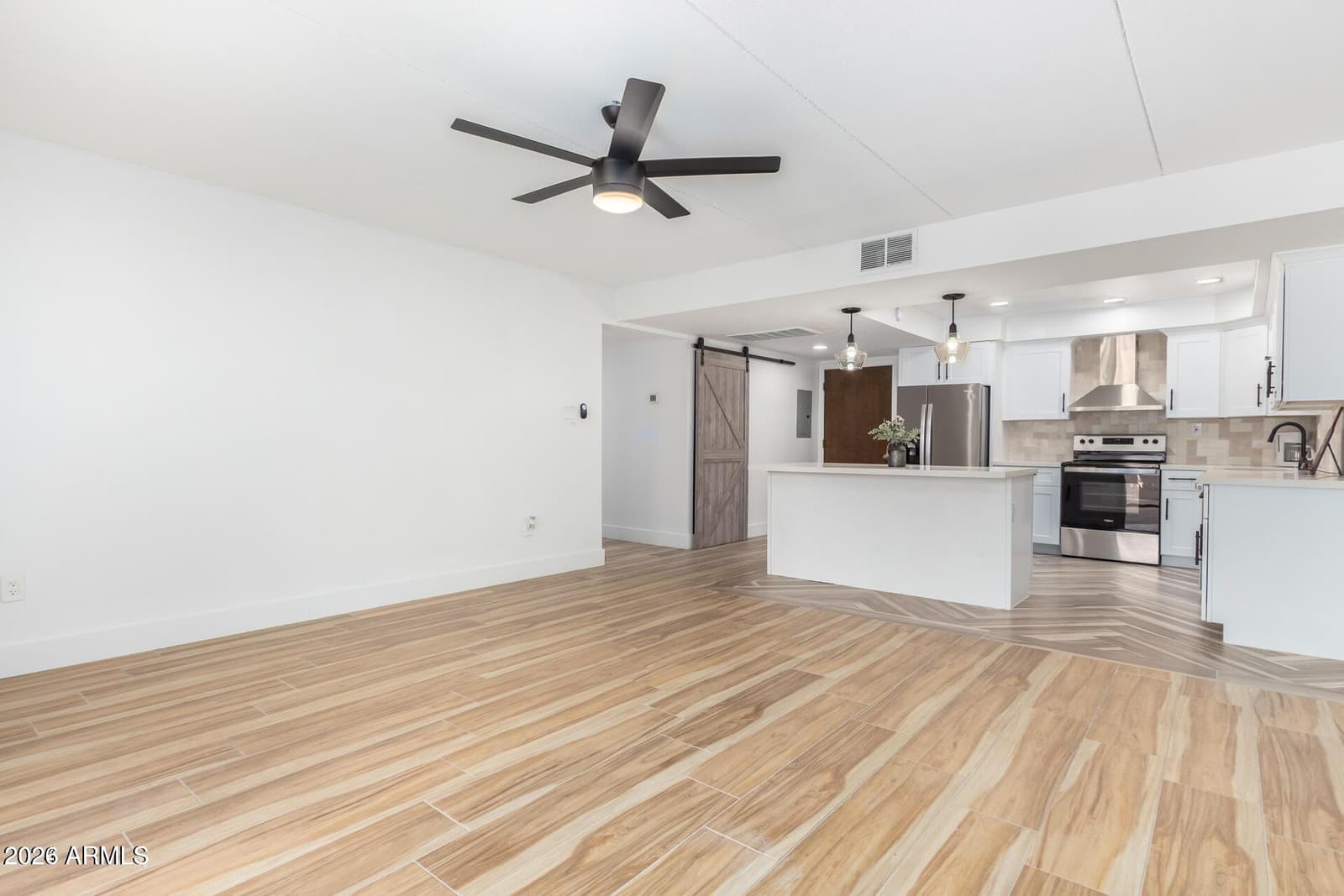 7930 E CAMELBACK Road 111, Scottsdale, AZ 85251 — photo 4 of 22