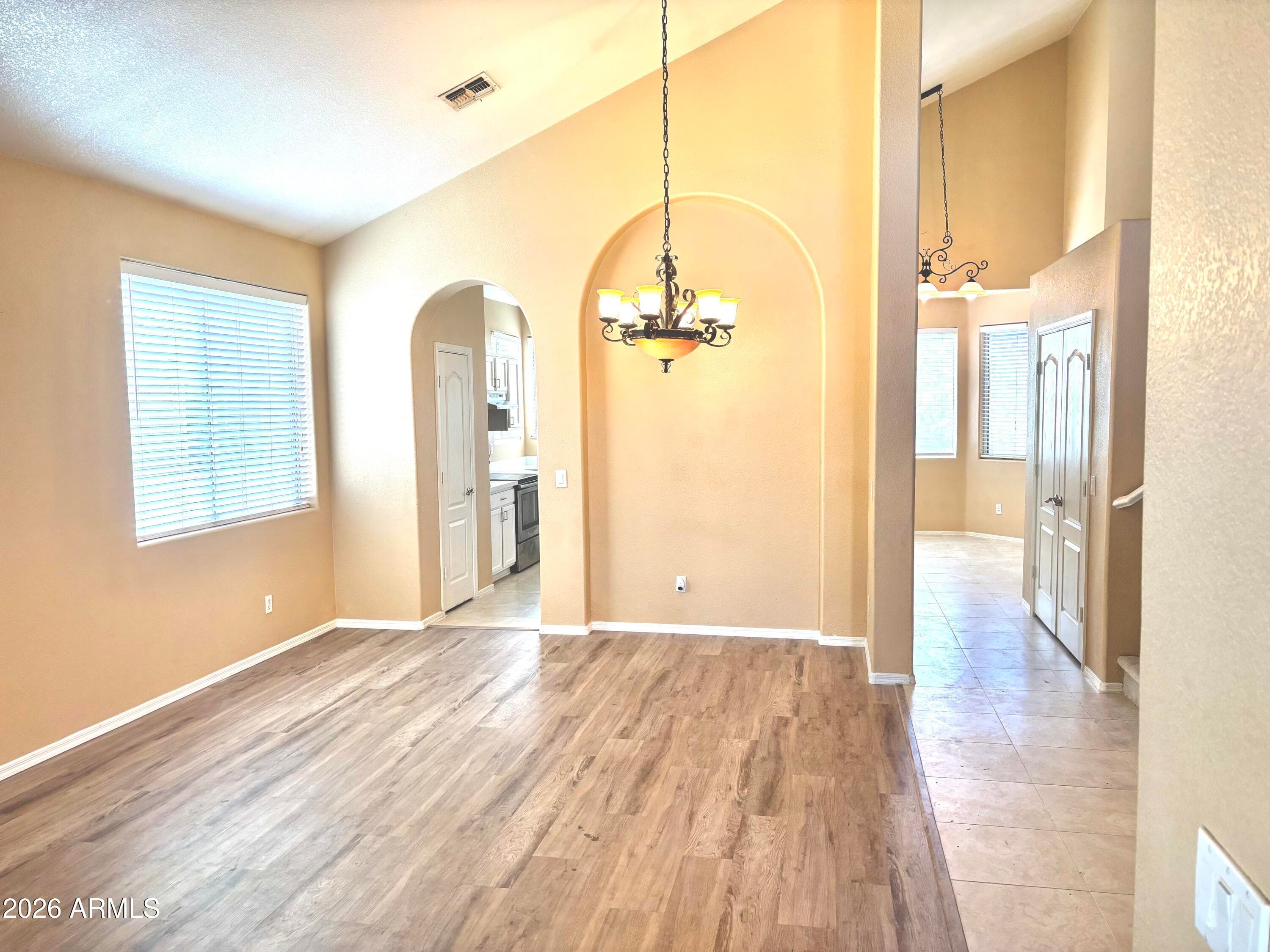 6824 S 33RD Avenue, Phoenix, AZ 85041 — photo 4 of 13