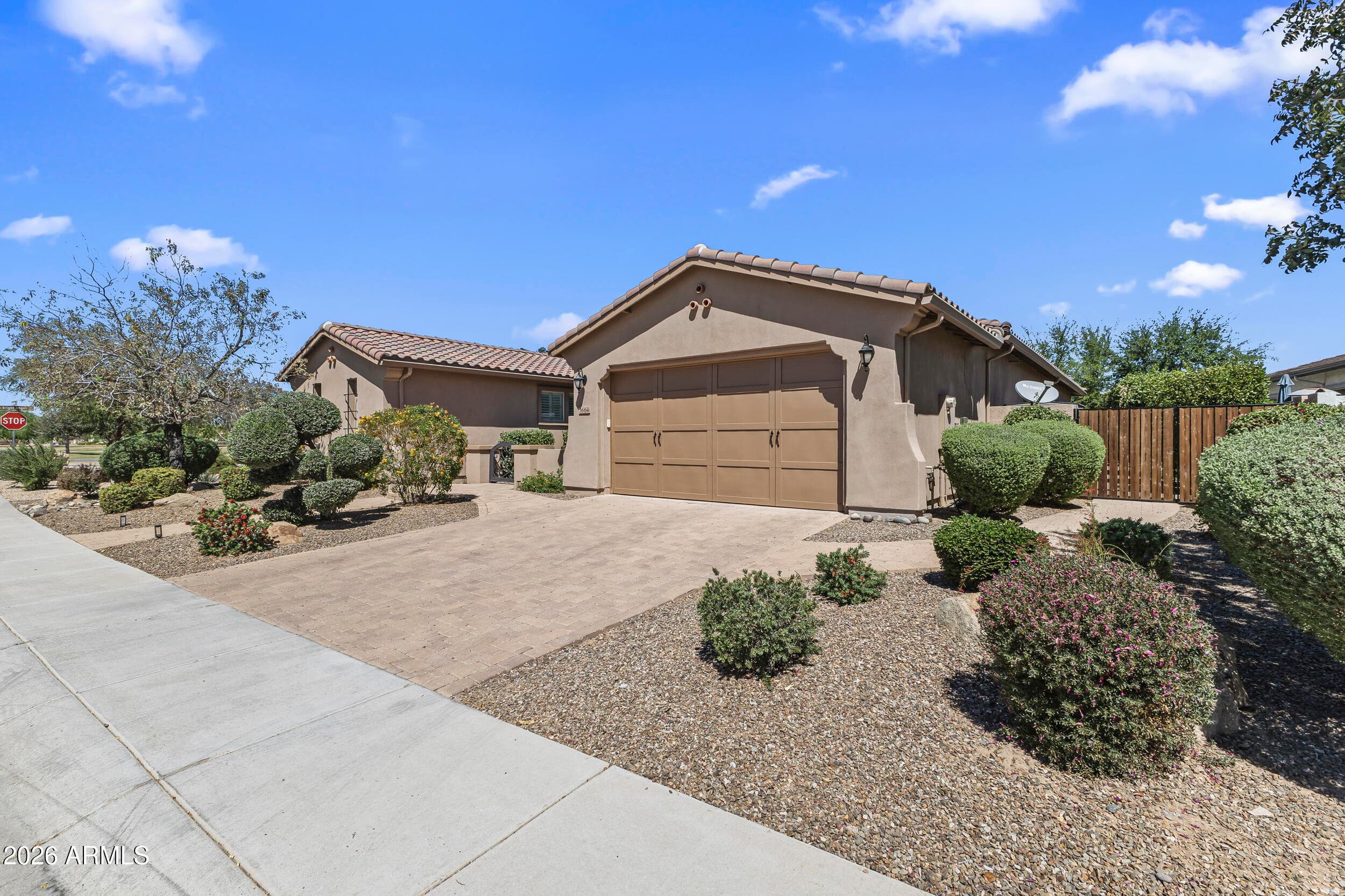 3664 E HORSESHOE Drive, Chandler, AZ 85249 — photo 2 of 31