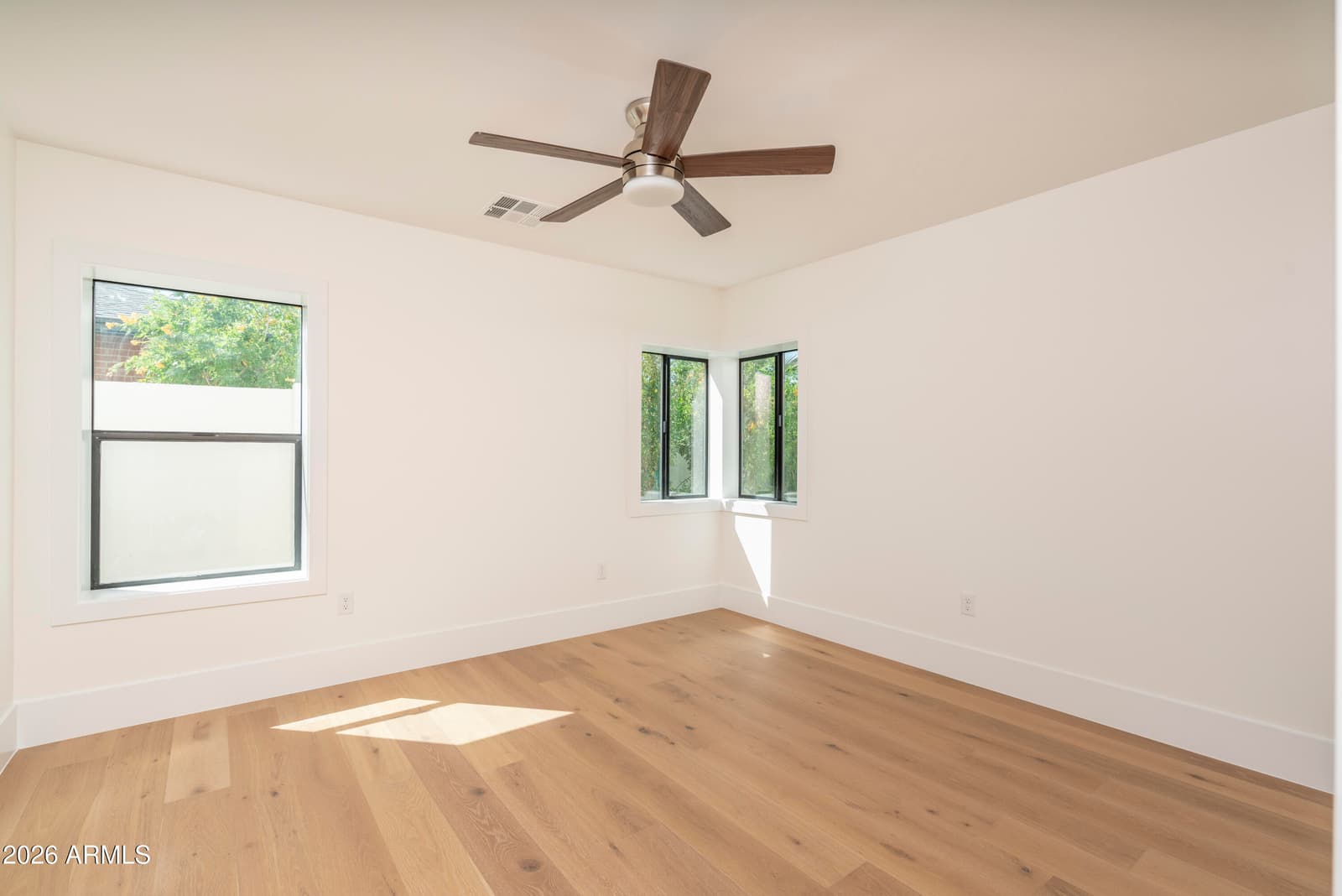 518 W Holly Street, Phoenix, AZ 85003 — photo 7 of 34