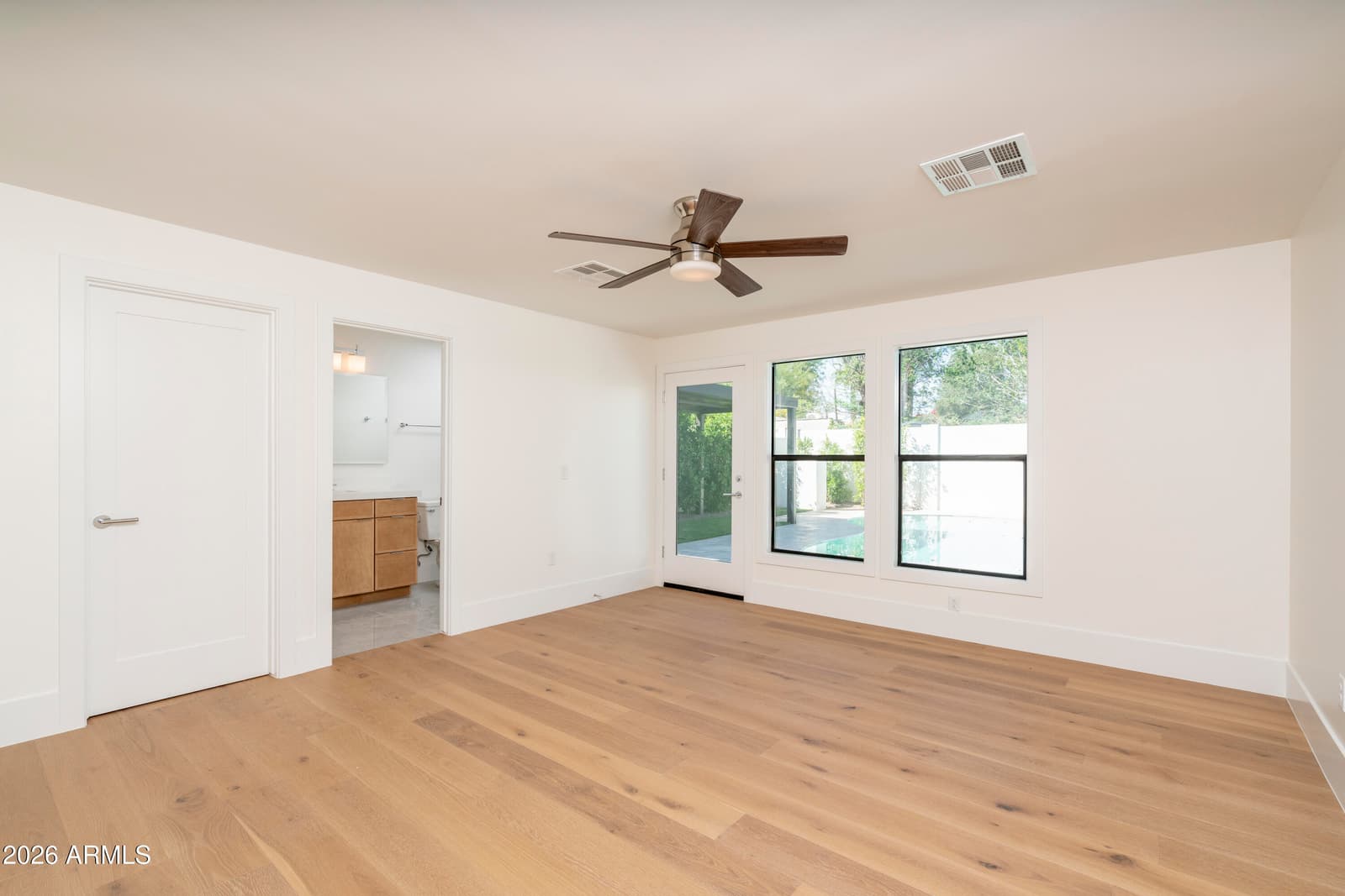 518 W Holly Street, Phoenix, AZ 85003 — photo 10 of 34