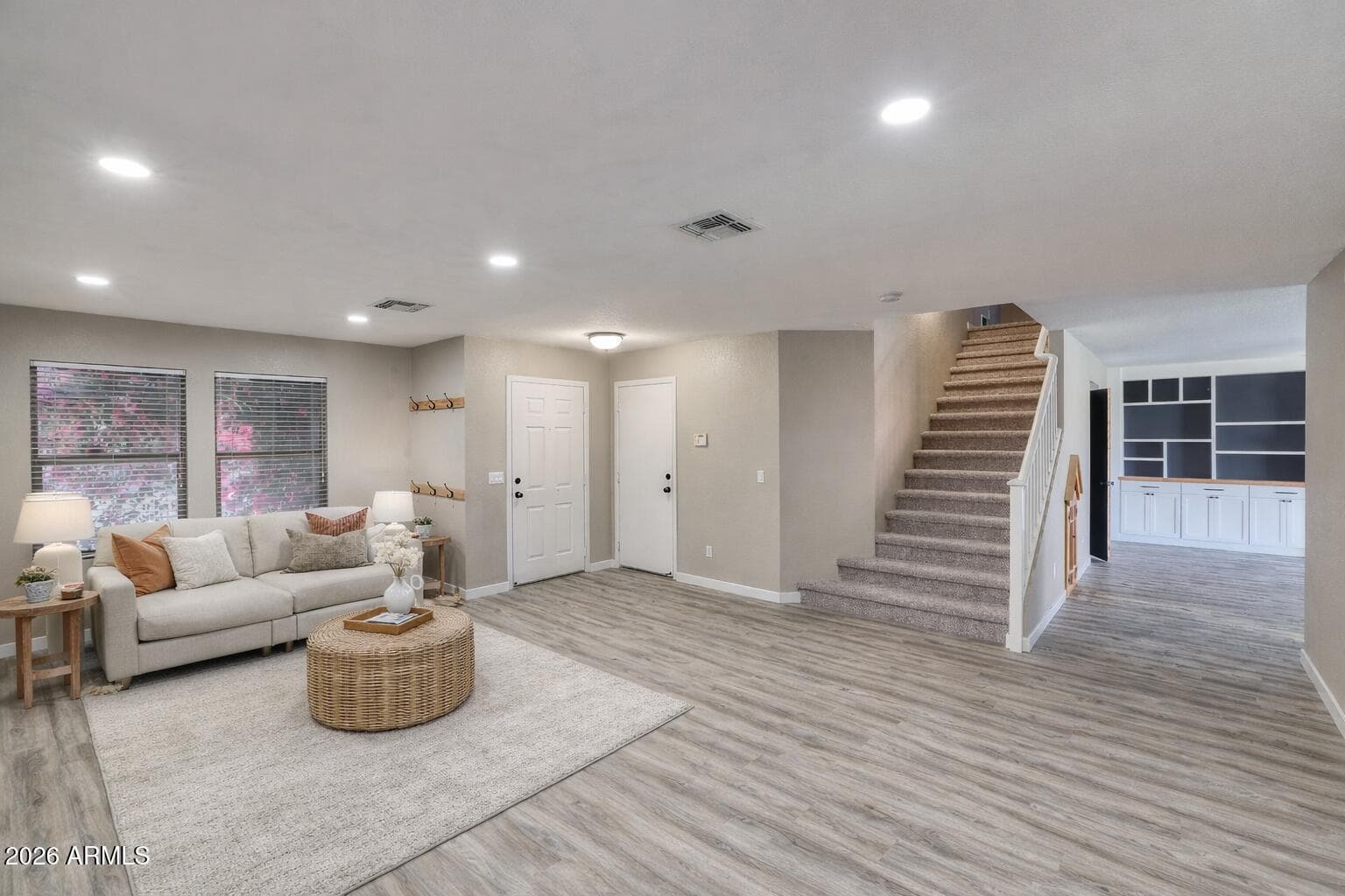 3940 S MOCCASIN Trail, Gilbert, AZ 85297 — photo 5 of 45