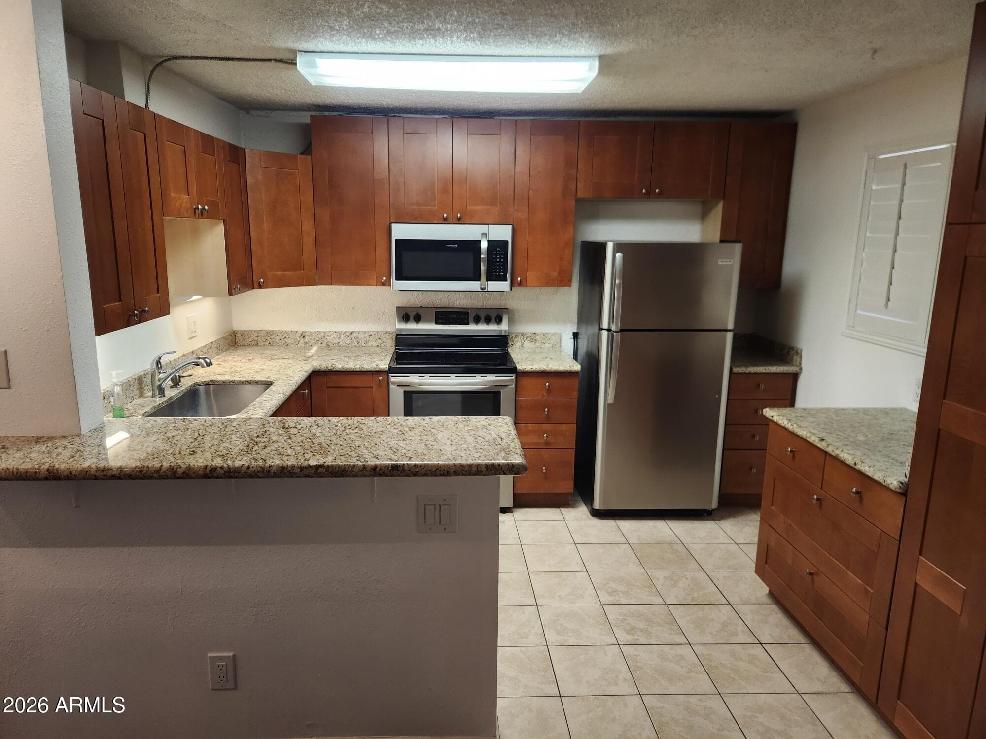 3230 E PINCHOT Avenue 3, Phoenix, AZ 85018 — photo 4 of 26