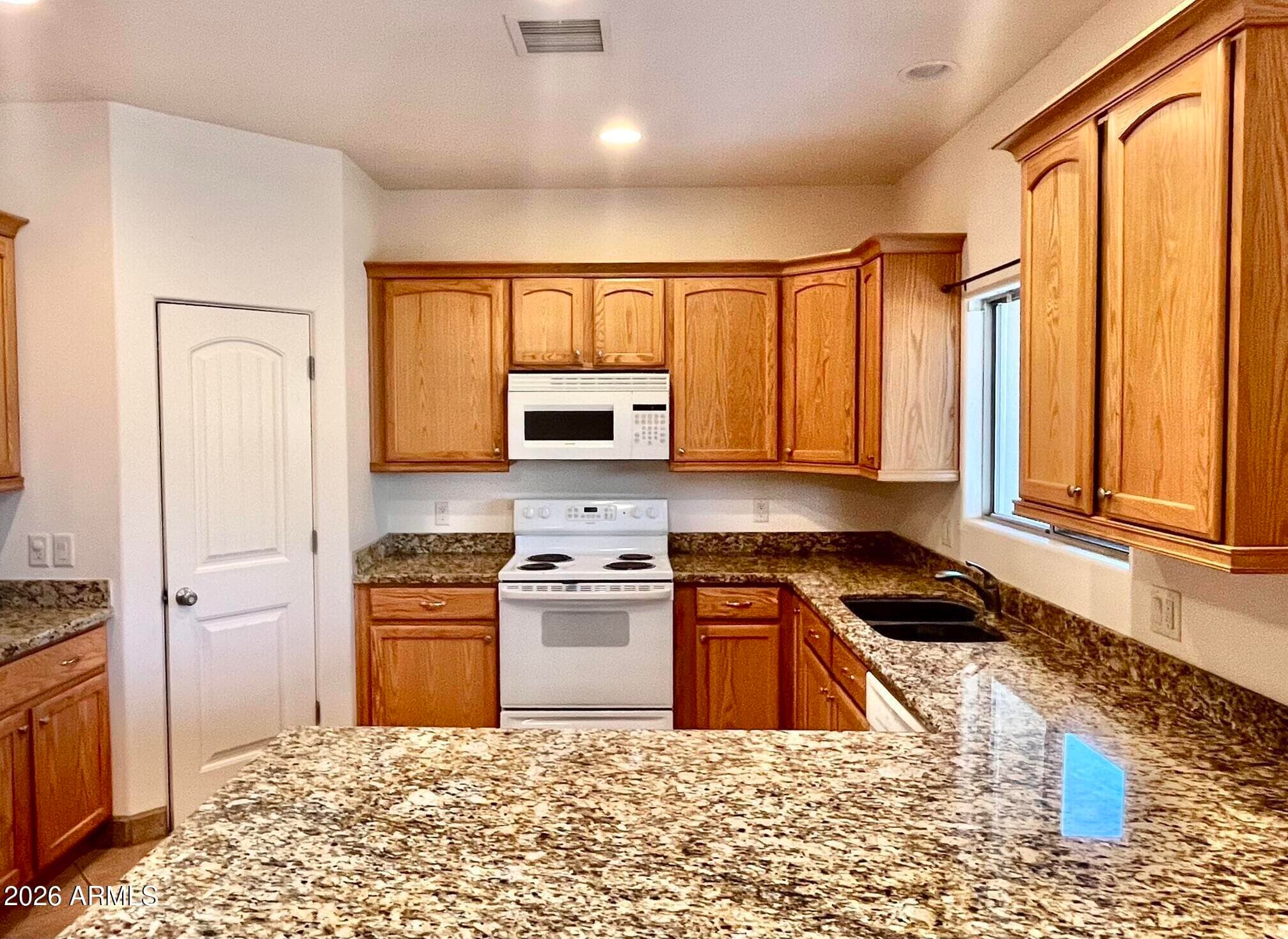 5655 N Laura Lane, Rimrock, AZ 86335 — photo 7 of 36