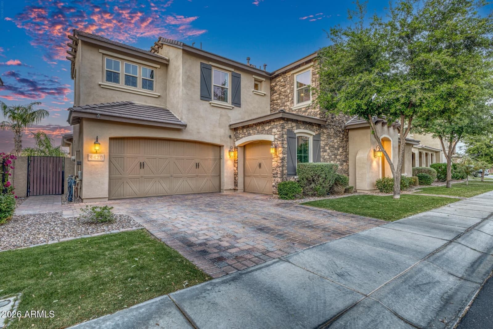 4420 S GARDENIA Drive, Chandler, AZ 85248 — photo 3 of 47