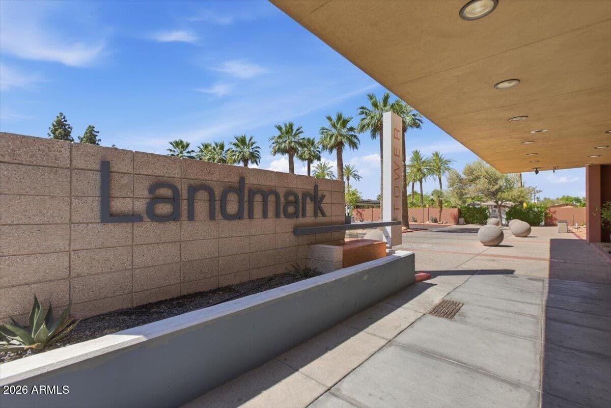 4750 N CENTRAL Avenue B14, Phoenix, AZ 85012 — photo 4 of 56
