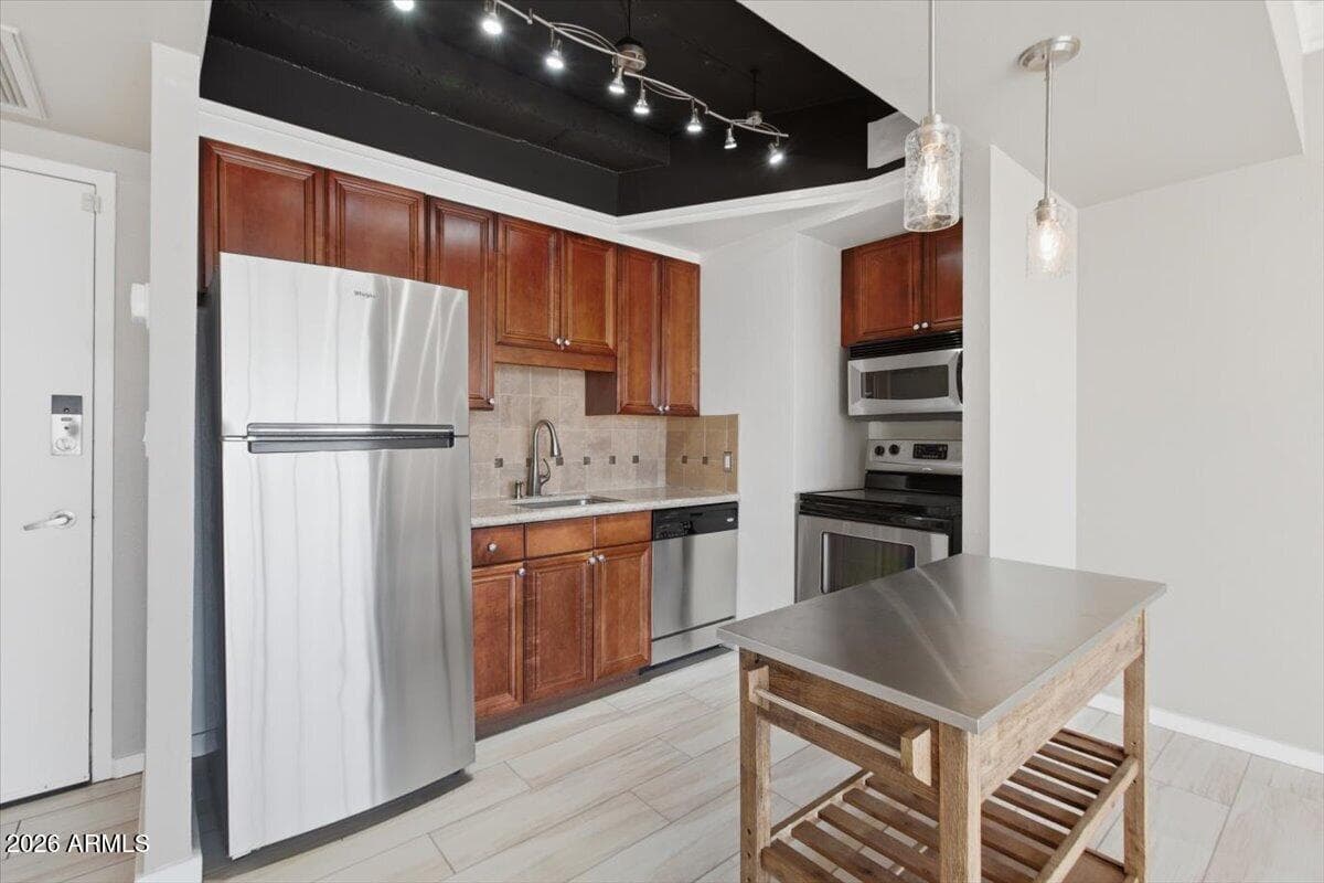 4750 N CENTRAL Avenue B14, Phoenix, AZ 85012 — photo 8 of 56