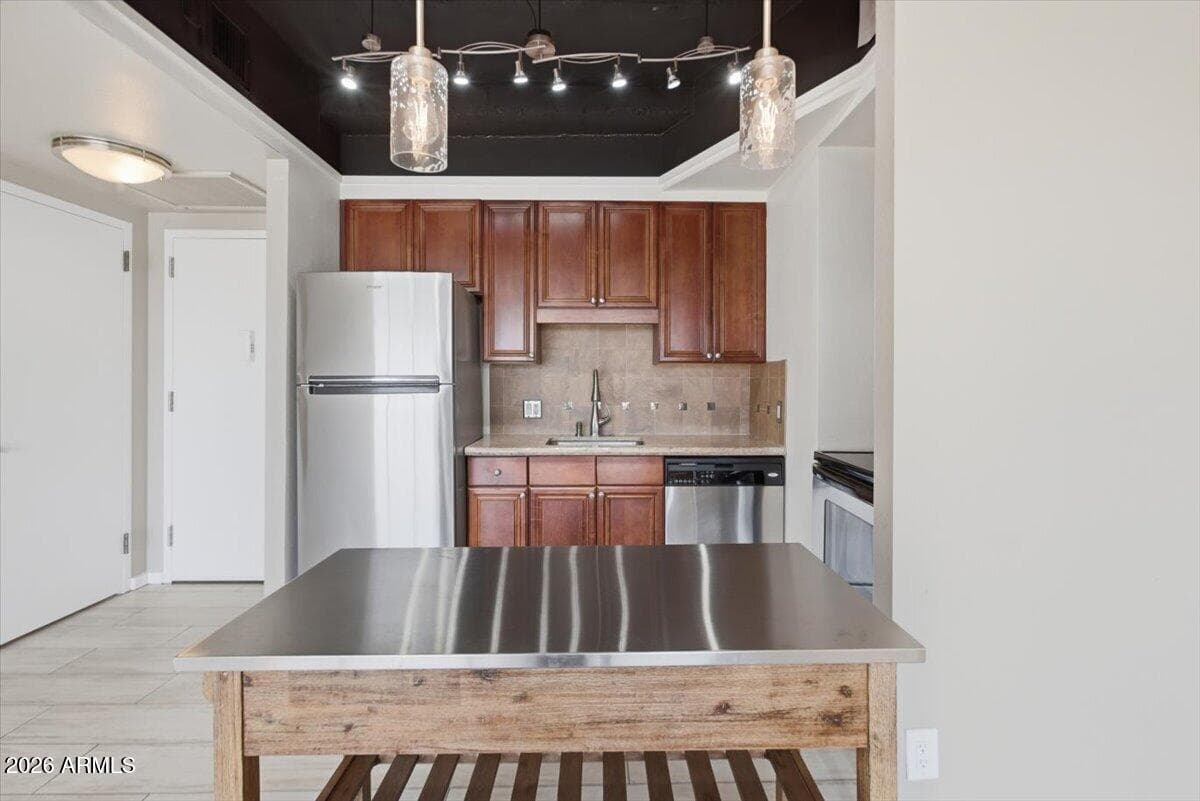 4750 N CENTRAL Avenue B14, Phoenix, AZ 85012 — photo 9 of 56