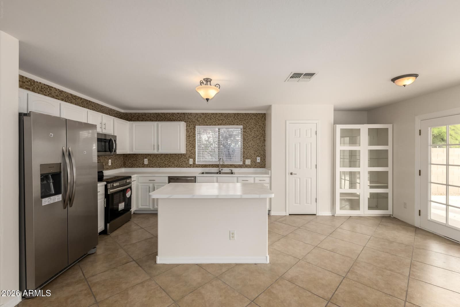 11467 W AUSTIN THOMAS Drive, Surprise, AZ 85378 — photo 6 of 26