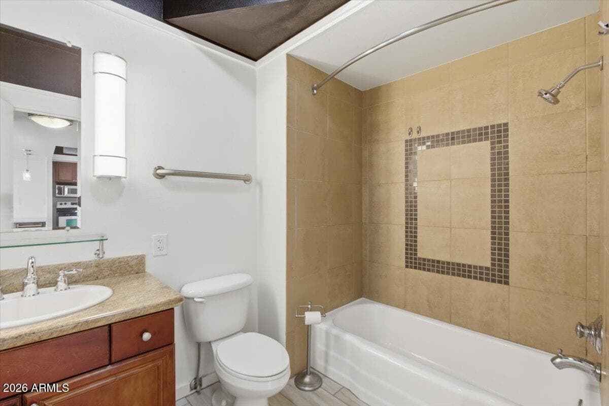 4750 N CENTRAL Avenue B14, Phoenix, AZ 85012 — photo 17 of 56