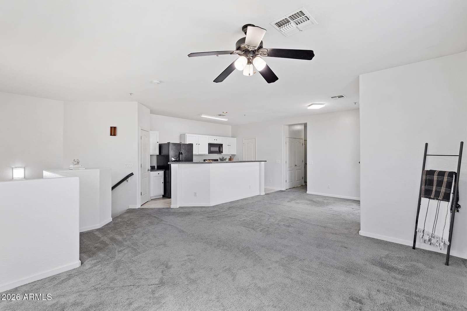 8189 W GROOM CREEK Road, Phoenix, AZ 85043 — photo 9 of 36