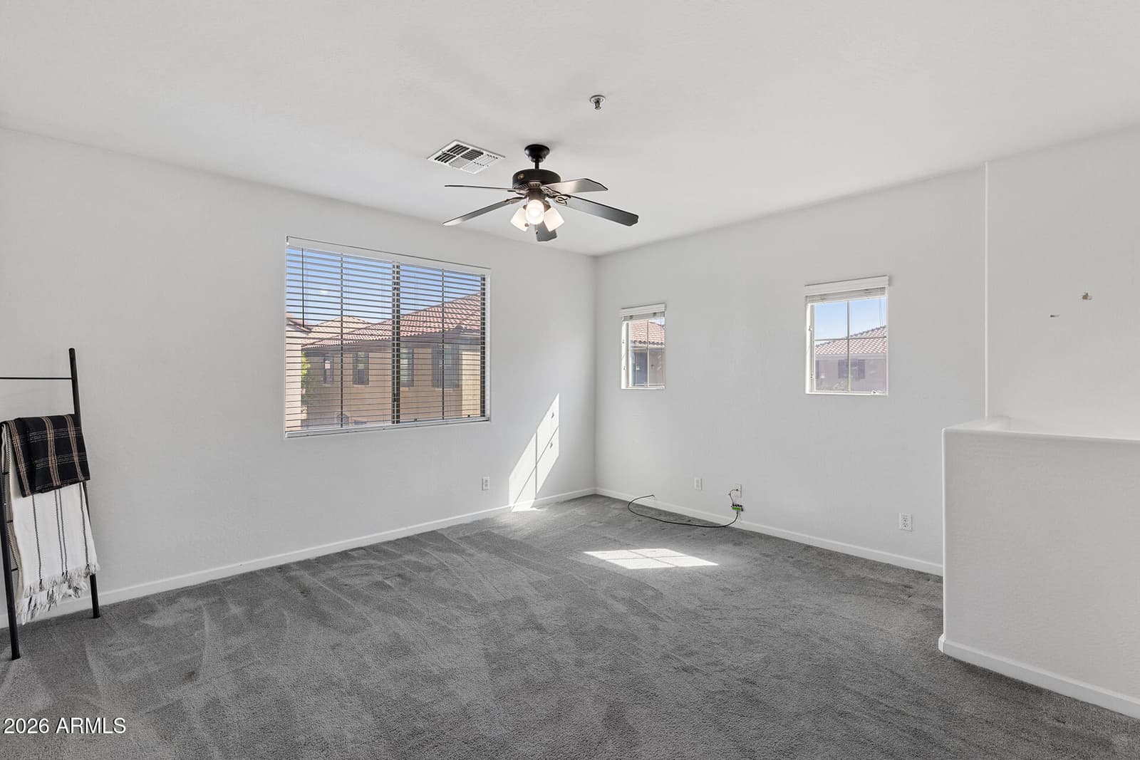 8189 W GROOM CREEK Road, Phoenix, AZ 85043 — photo 6 of 36