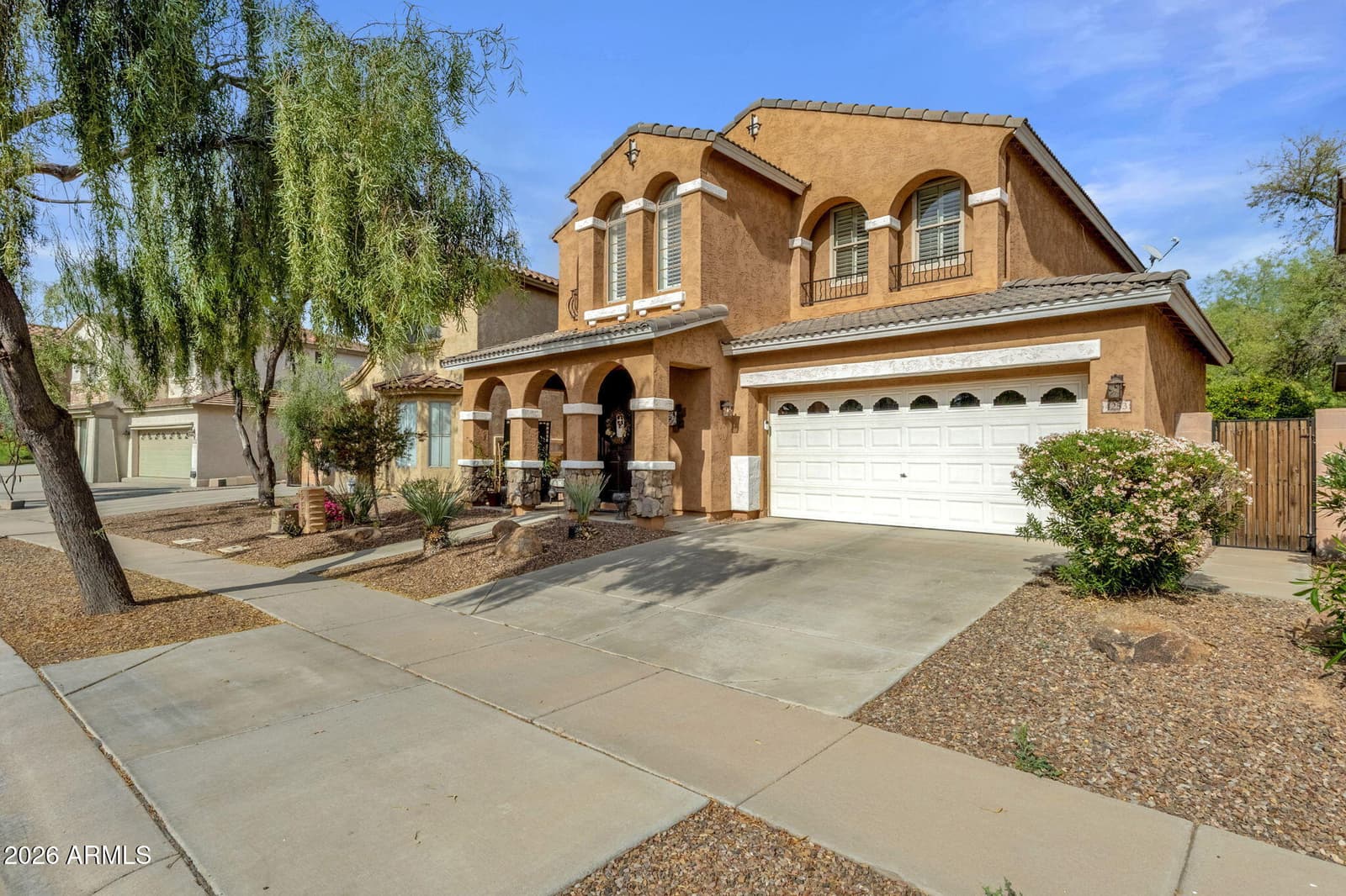 4253 S SOBOBA Street, Gilbert, AZ 85297 — photo 3 of 75