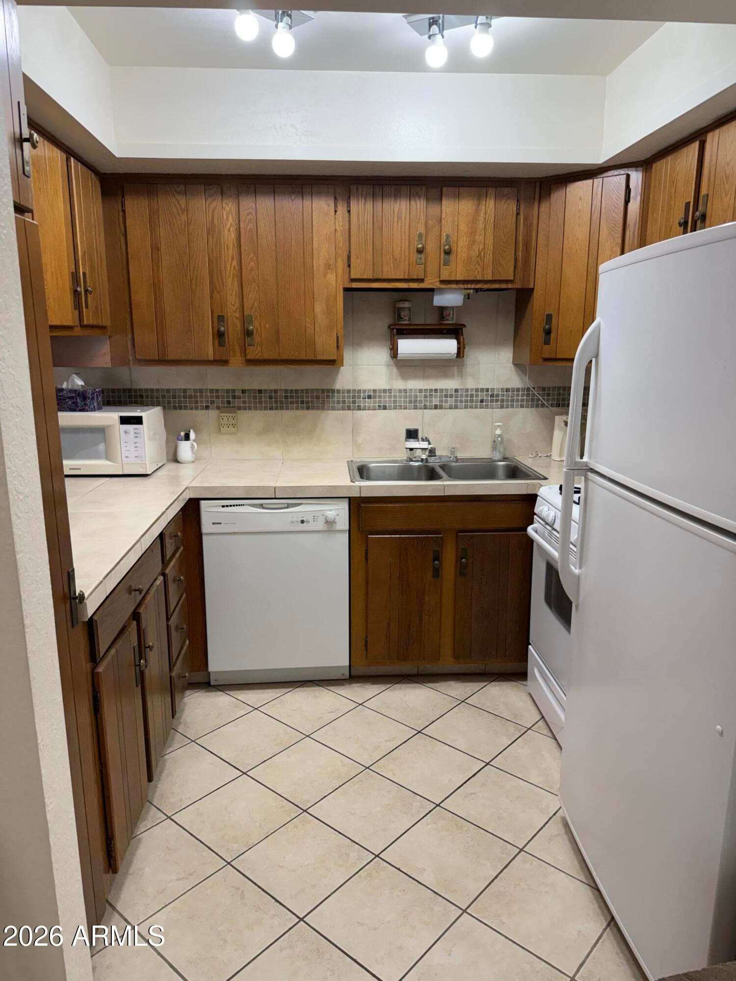 825 E LANCASTER Circle, Florence, AZ 85132 — photo 7 of 20