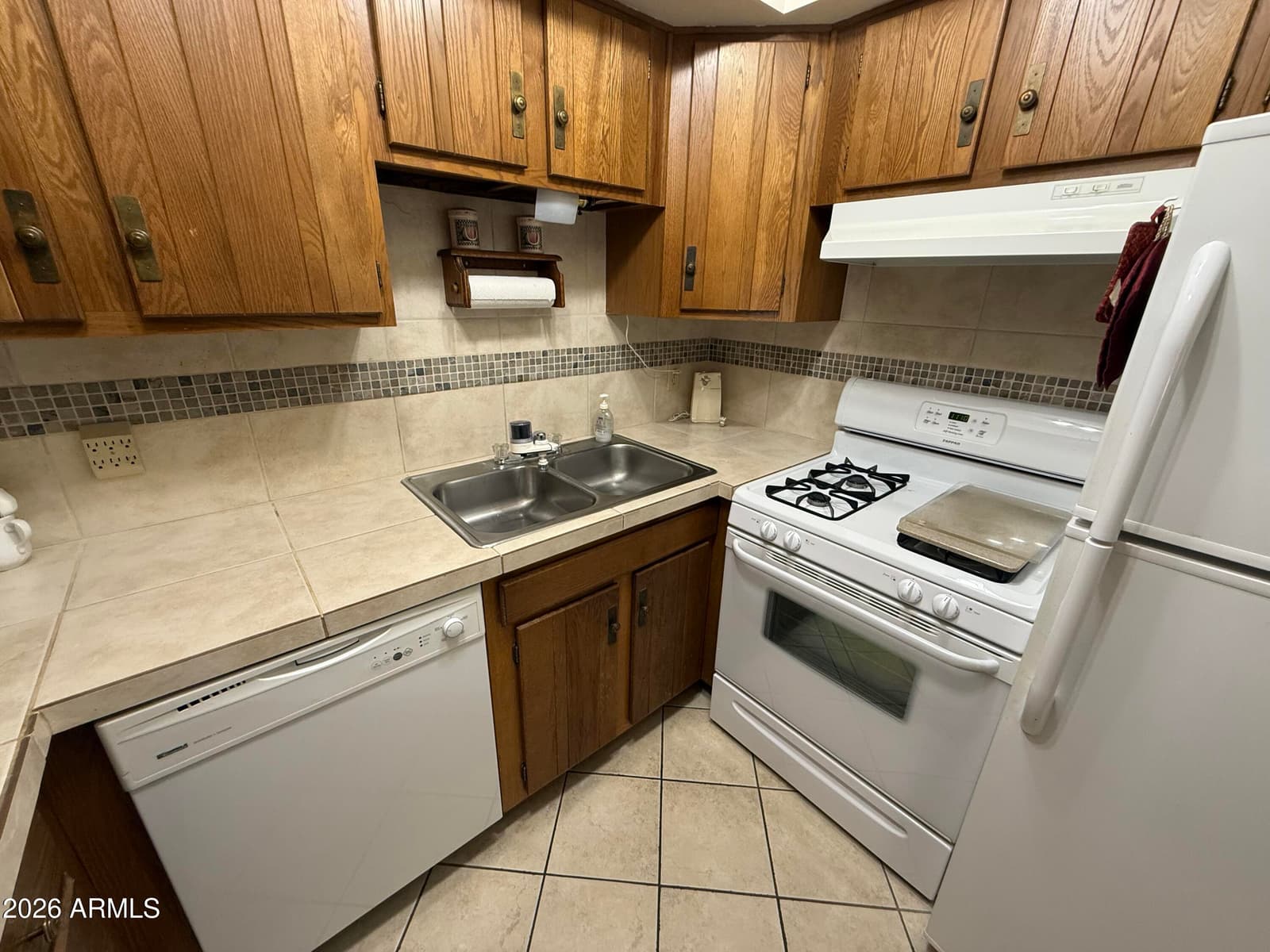 825 E LANCASTER Circle, Florence, AZ 85132 — photo 8 of 20