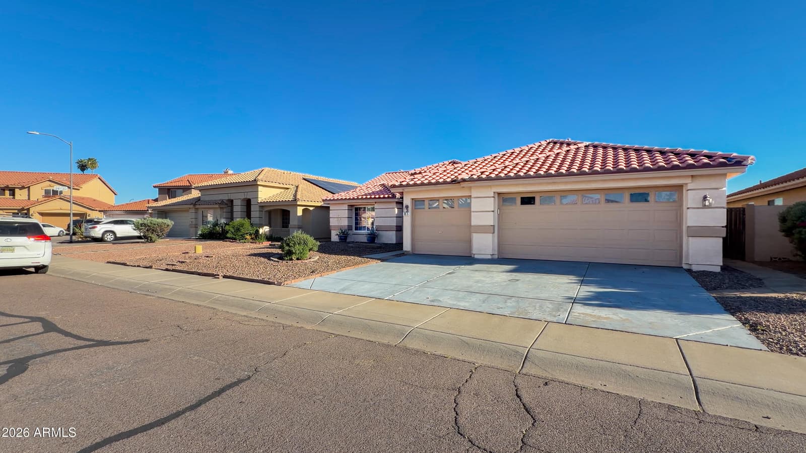 3925 W CHARTER OAK Road, Phoenix, AZ 85029 — photo 2 of 39