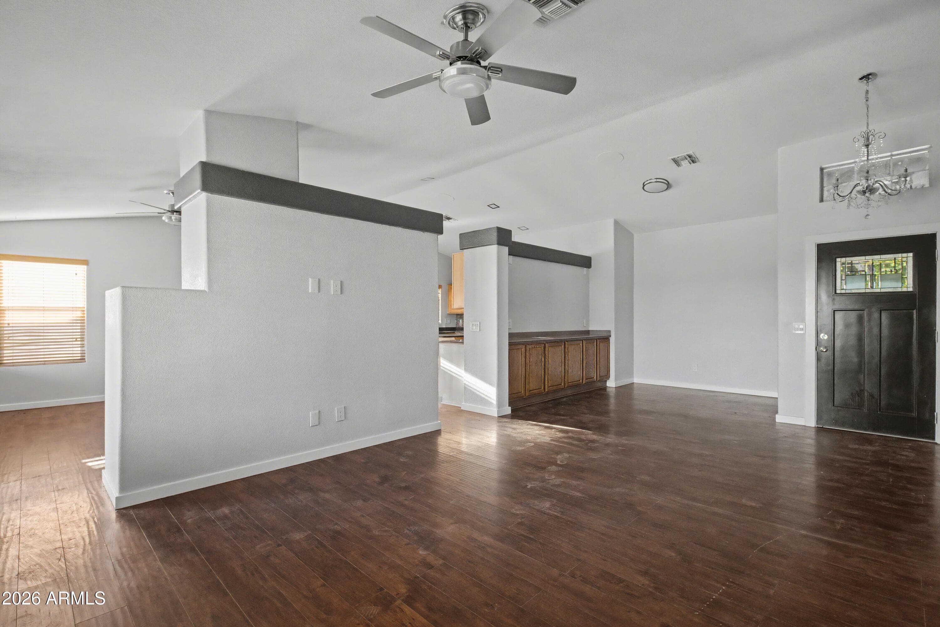 3925 W CHARTER OAK Road, Phoenix, AZ 85029 — photo 5 of 39